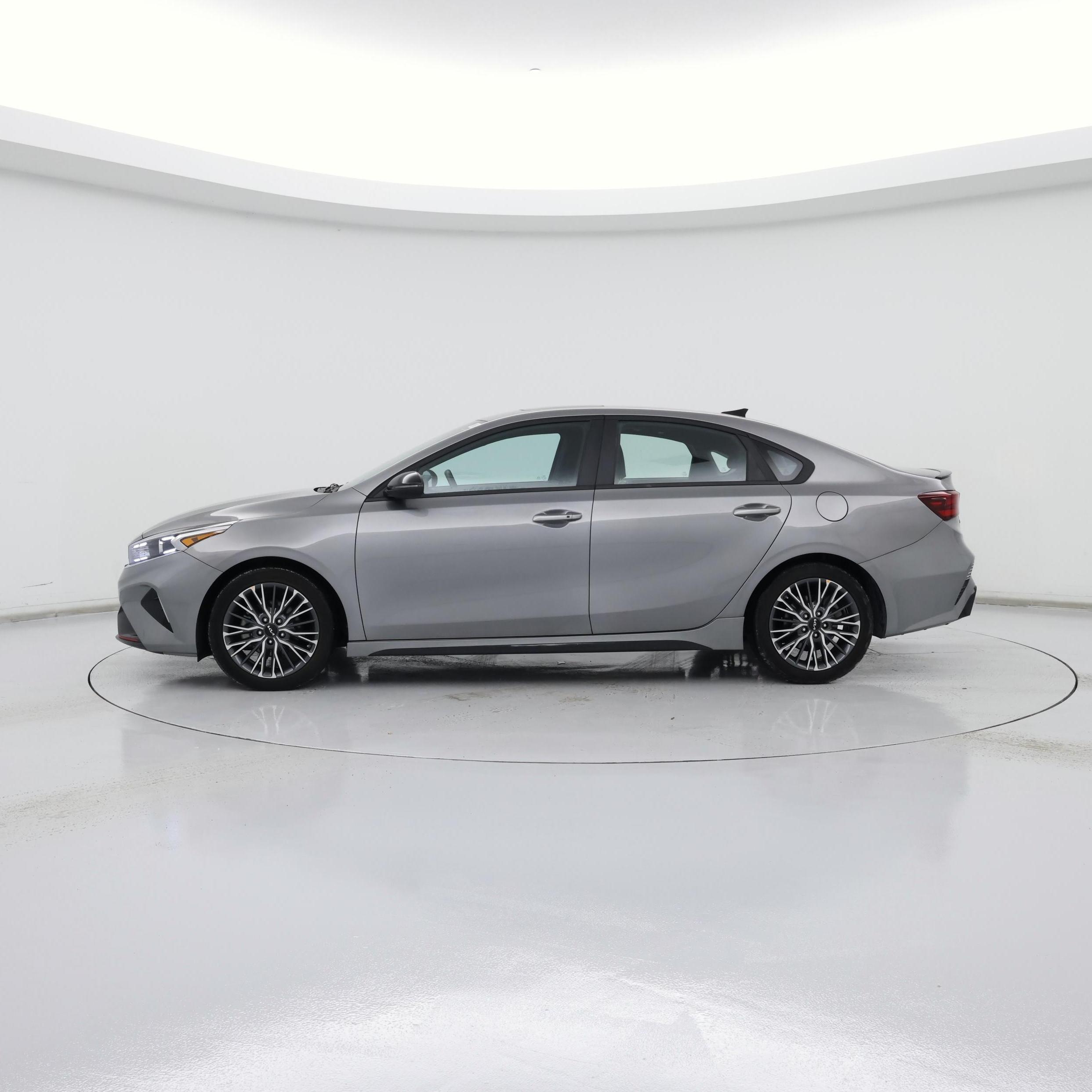 Thumbnail: 2023 Kia Forte - 3