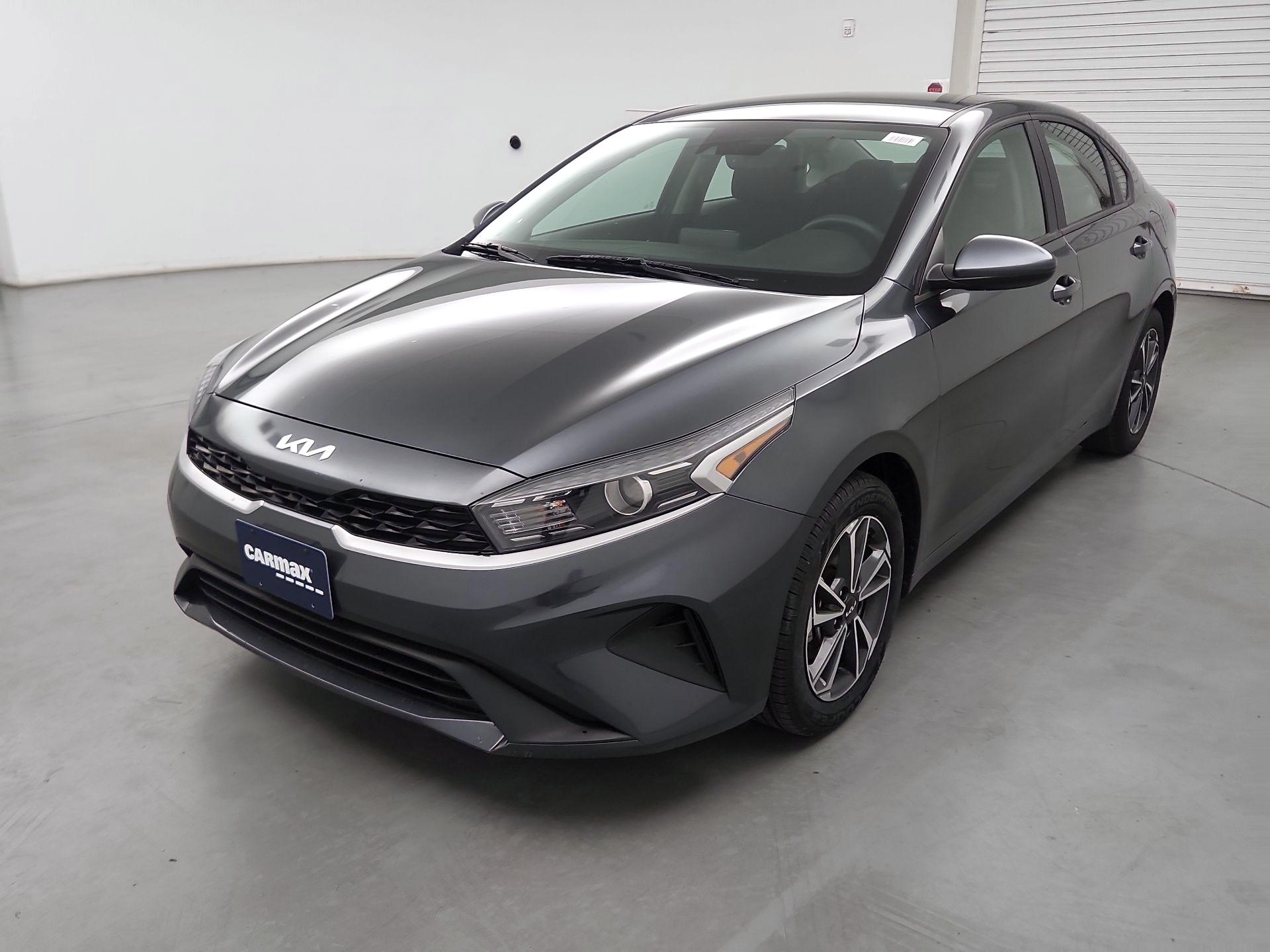 Thumbnail: 2023 Kia Forte - 3