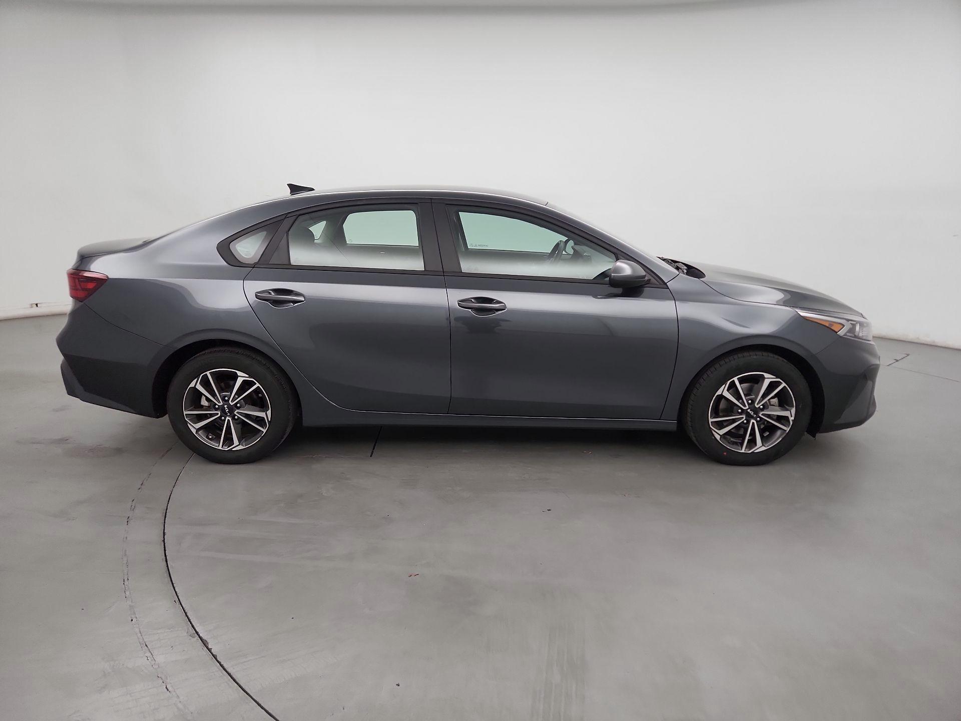 Thumbnail: 2023 Kia Forte - 4