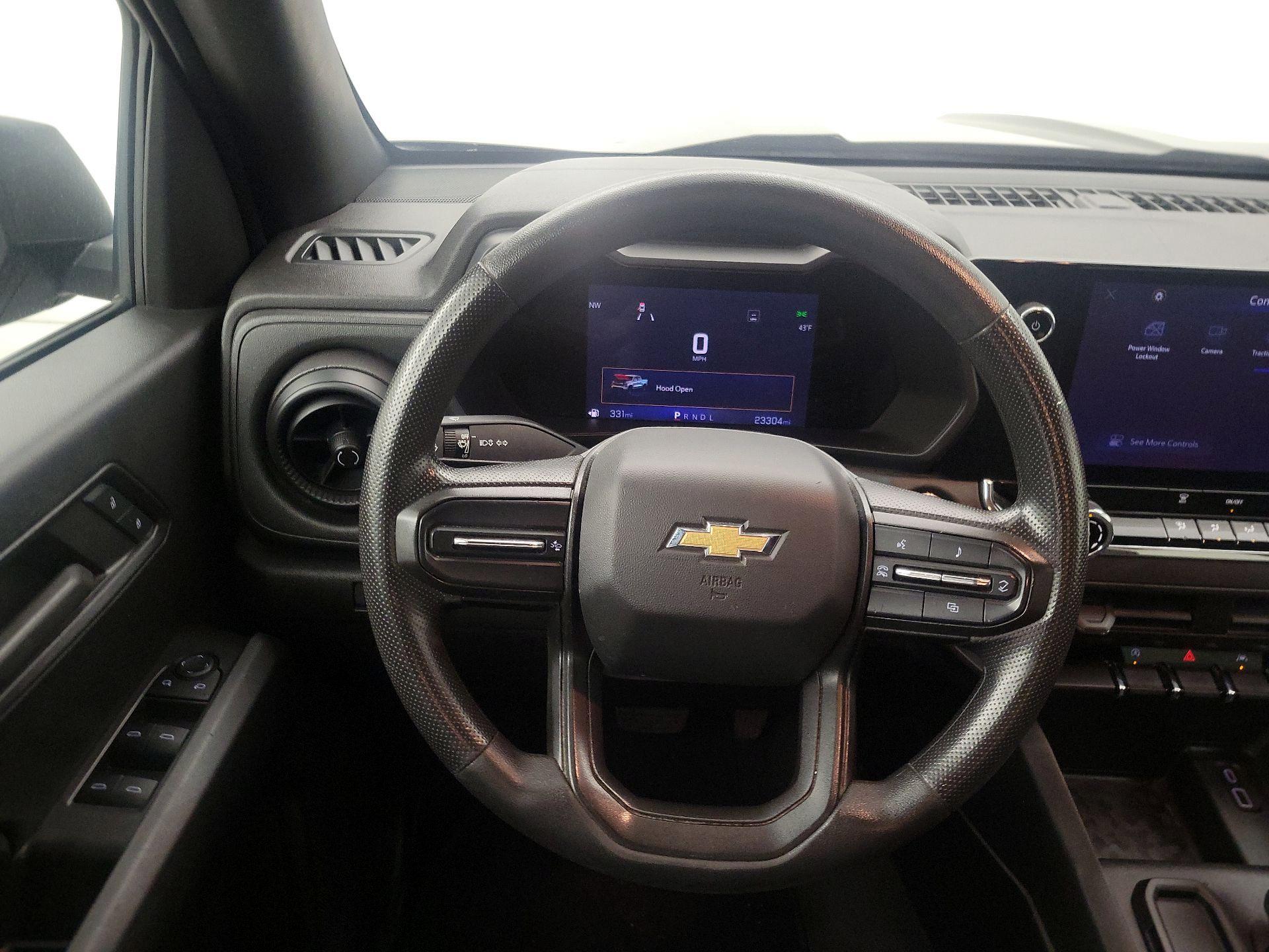 Thumbnail: 2023 Chevrolet Colorado - 10