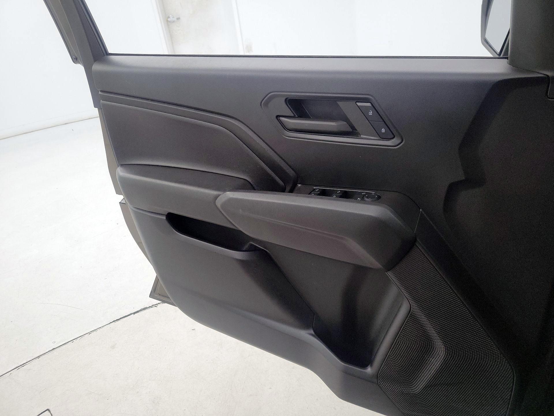 Thumbnail: 2023 Chevrolet Colorado - 12