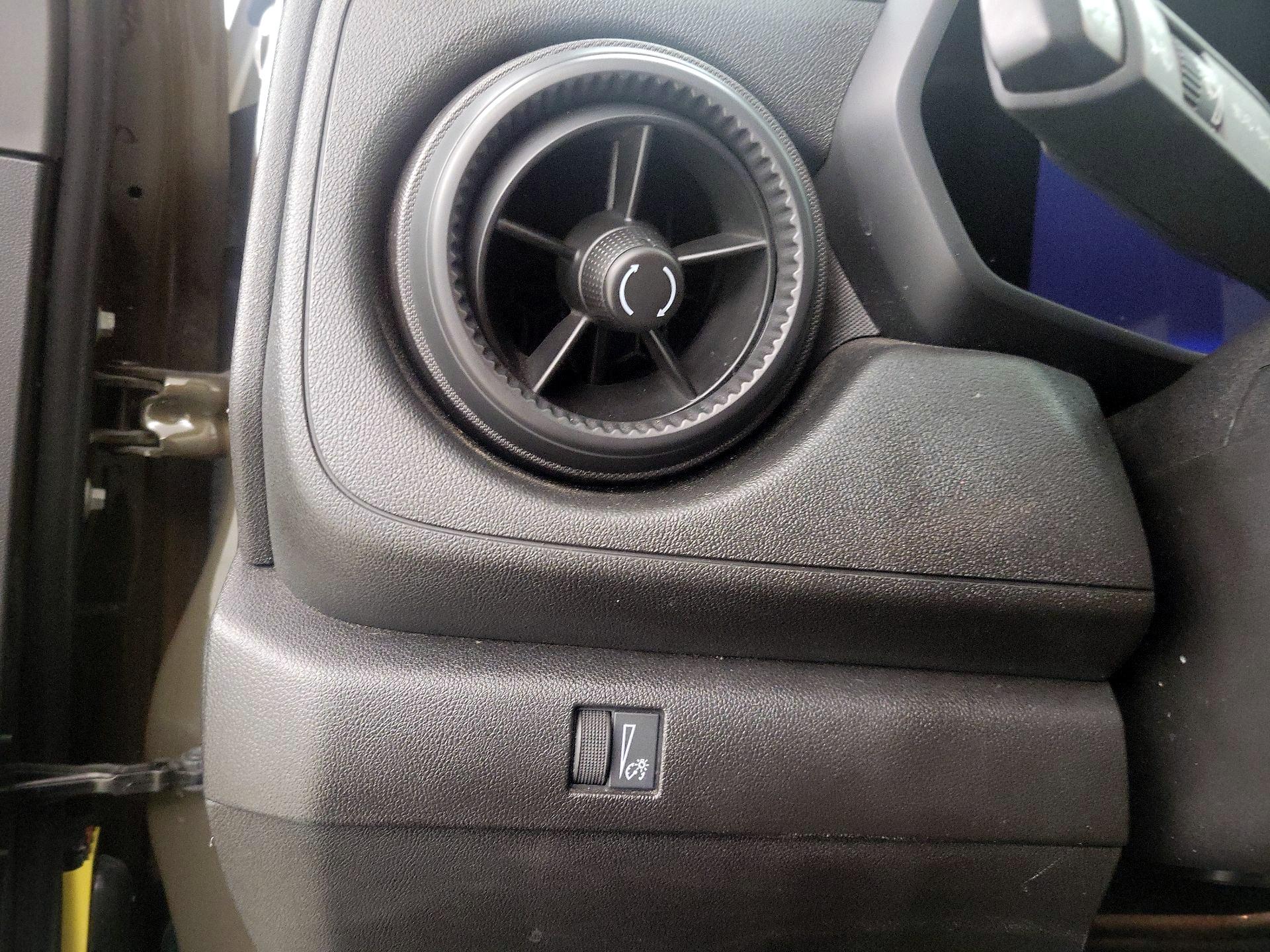 Thumbnail: 2023 Chevrolet Colorado - 13