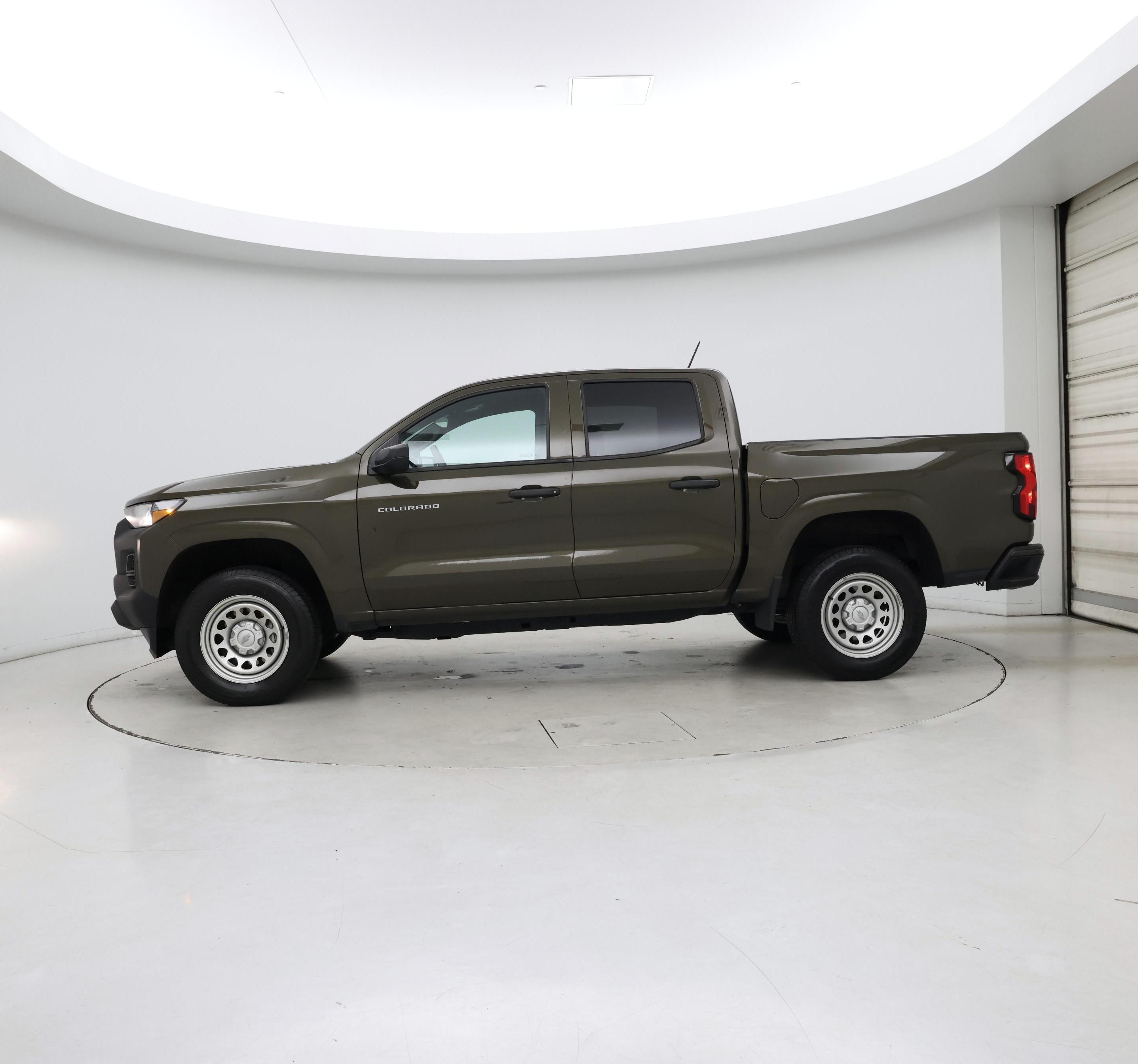 Thumbnail: 2023 Chevrolet Colorado - 3