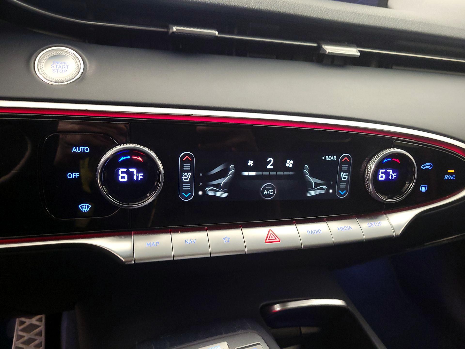 Thumbnail: 2022 Genesis GV70 - 16