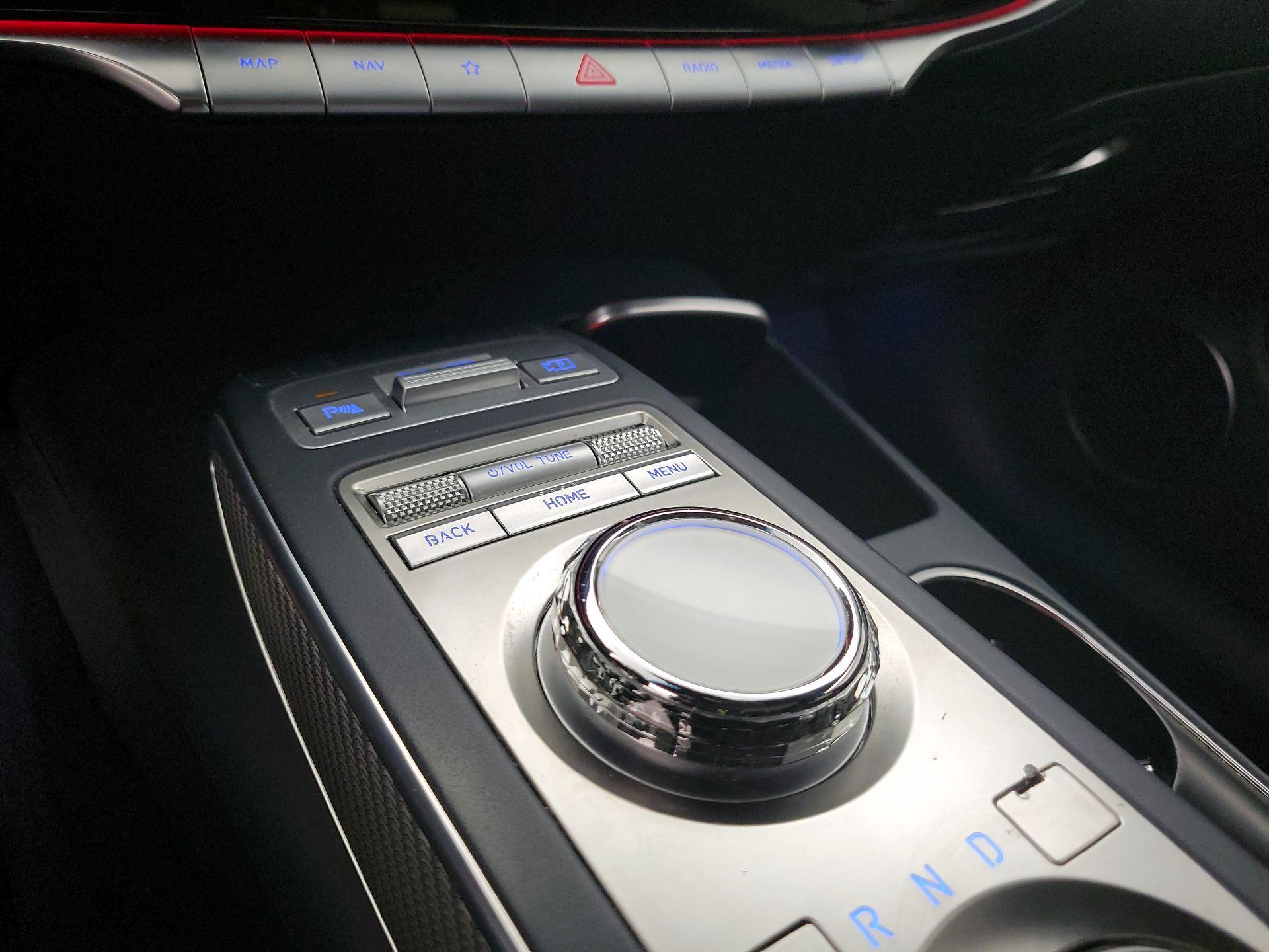 Thumbnail: 2022 Genesis GV70 - 18