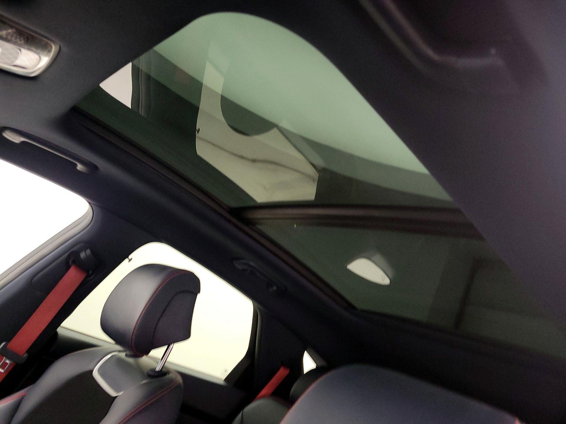 Thumbnail: 2022 Genesis GV70 - 19