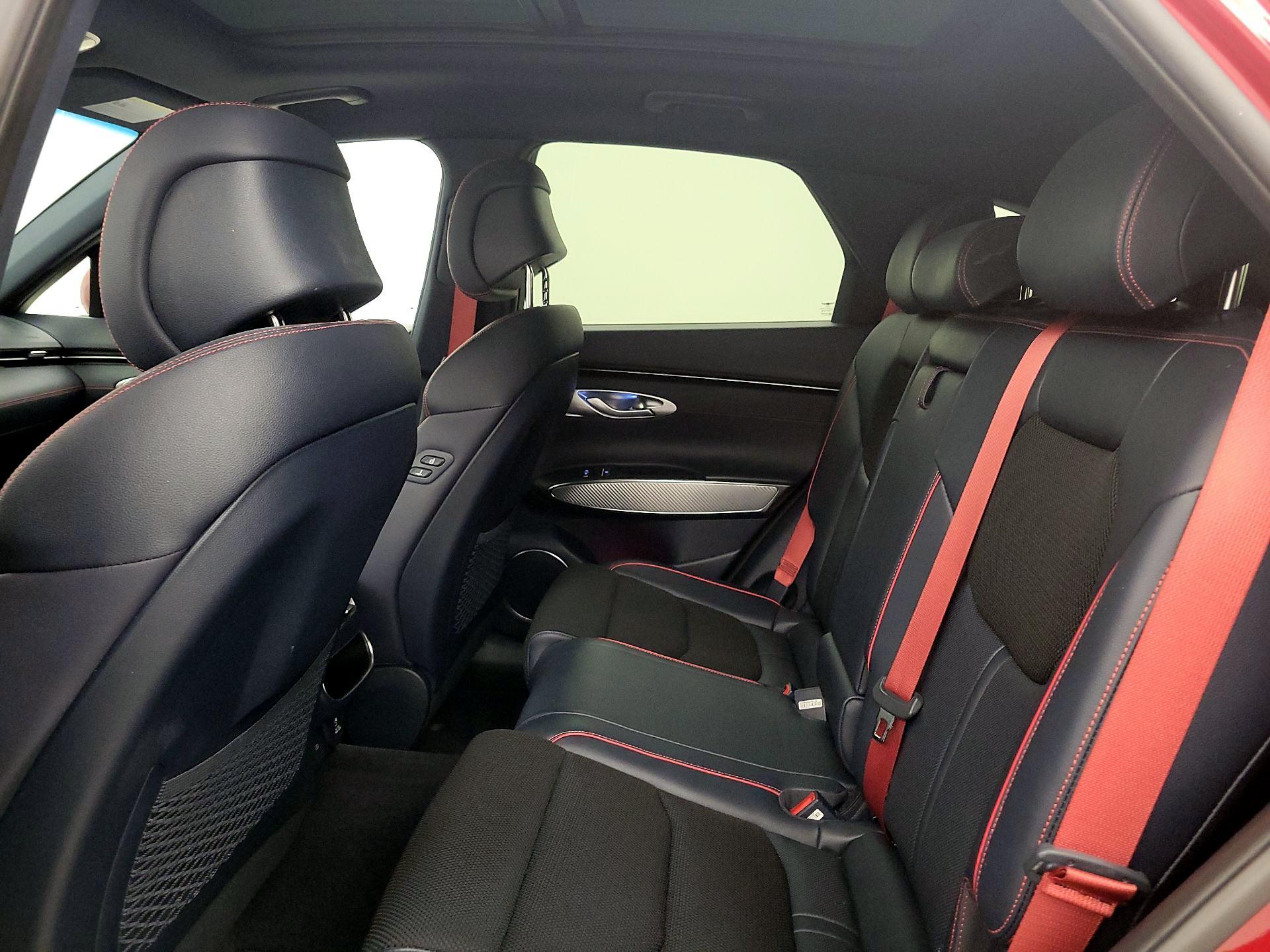 Thumbnail: 2022 Genesis GV70 - 20