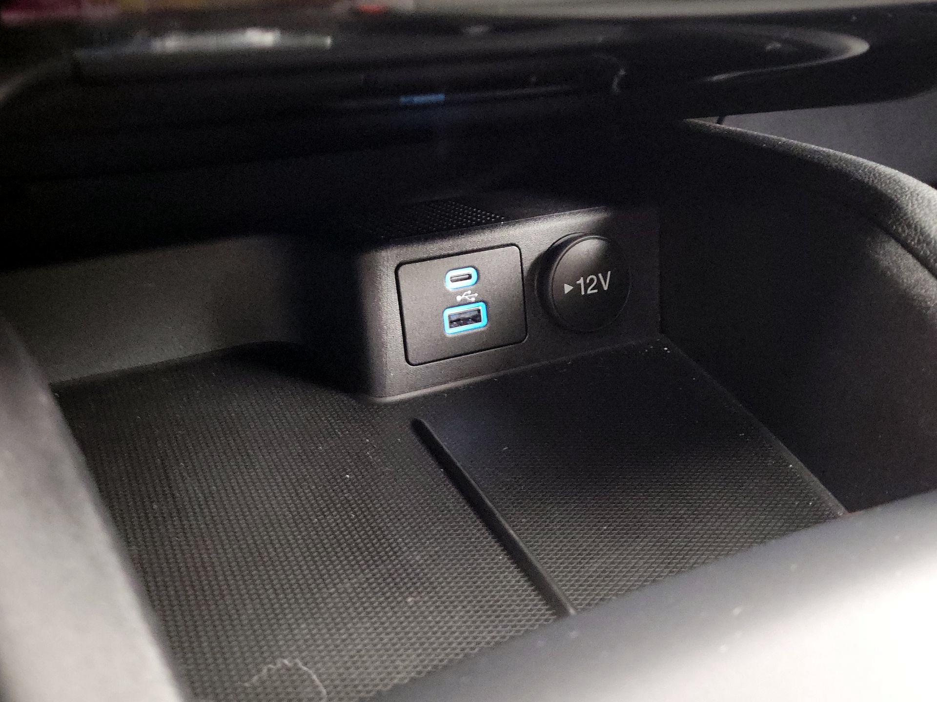 Thumbnail: 2022 Ford Escape - 16