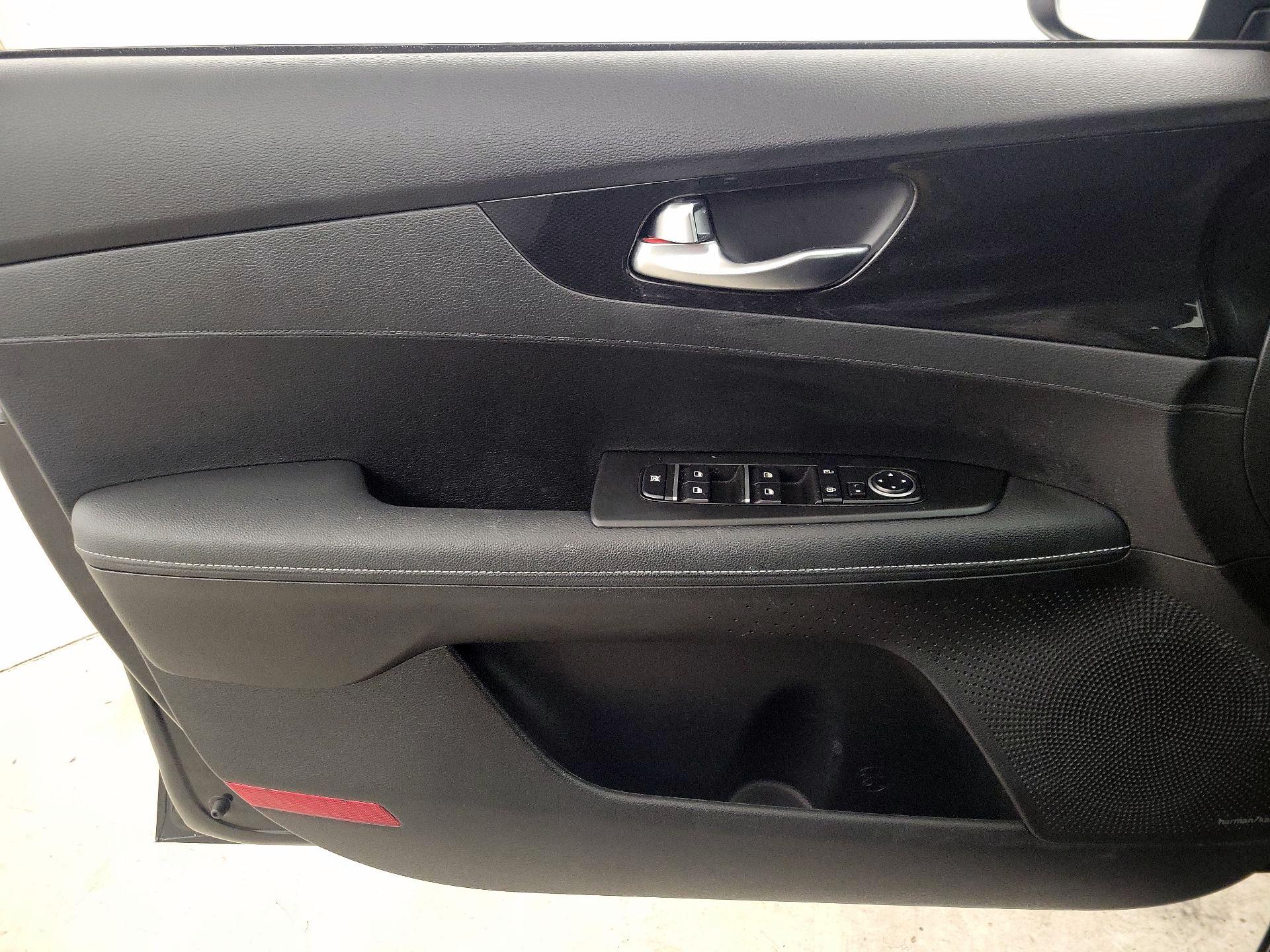 Thumbnail: 2023 Kia Forte - 12