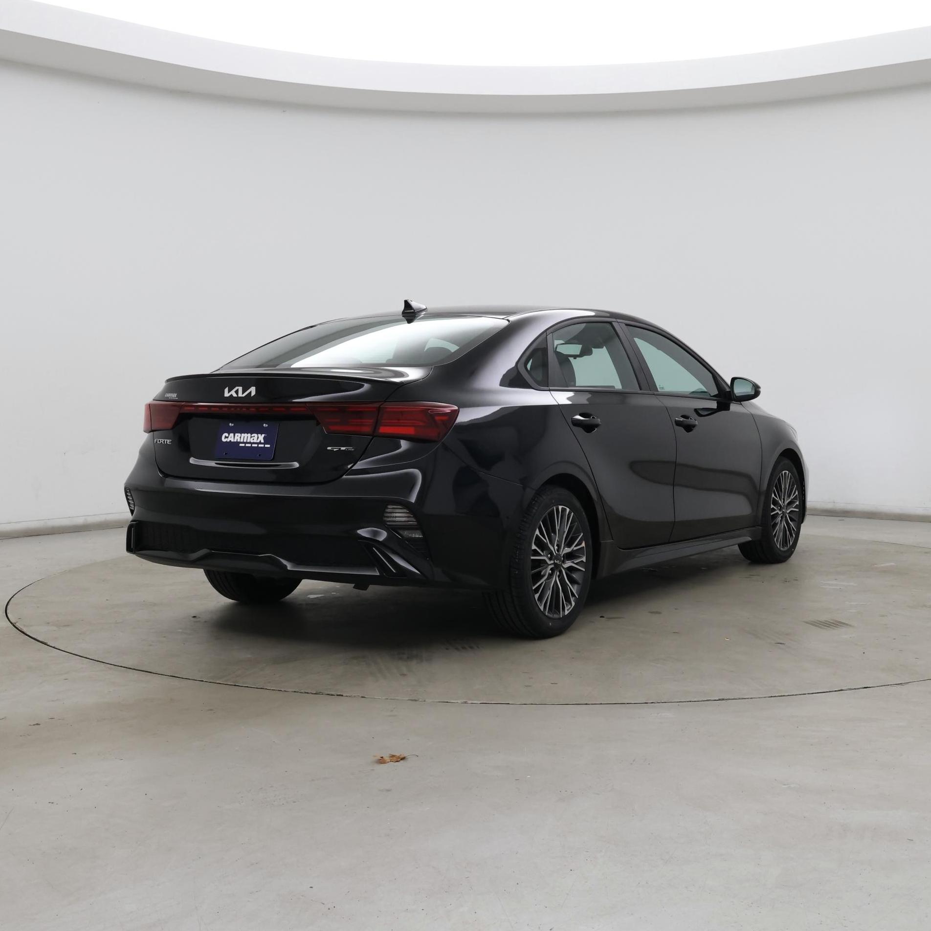 Thumbnail: 2023 Kia Forte - 8