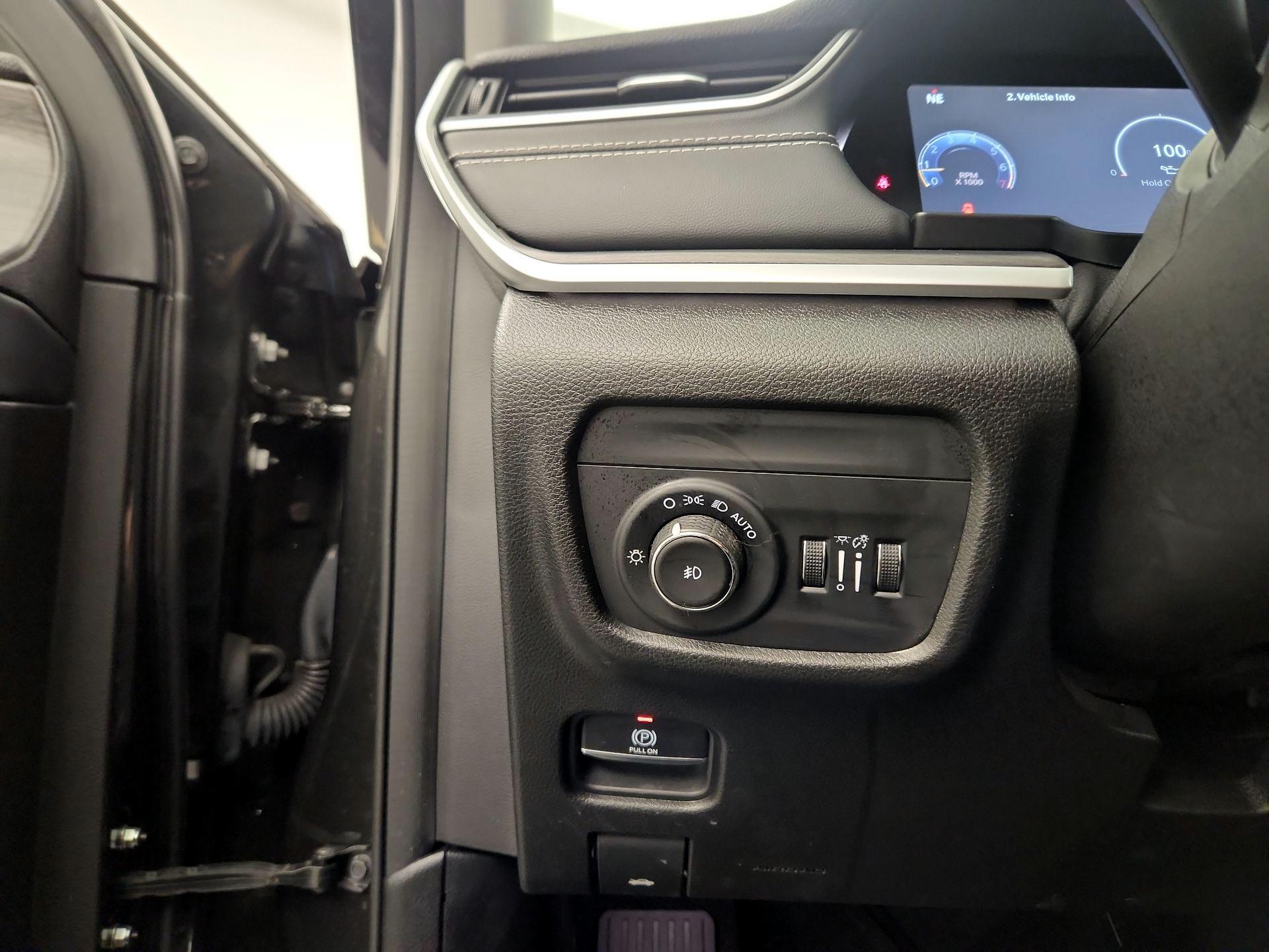 Thumbnail: 2023 Jeep Grand Cherokee - 11