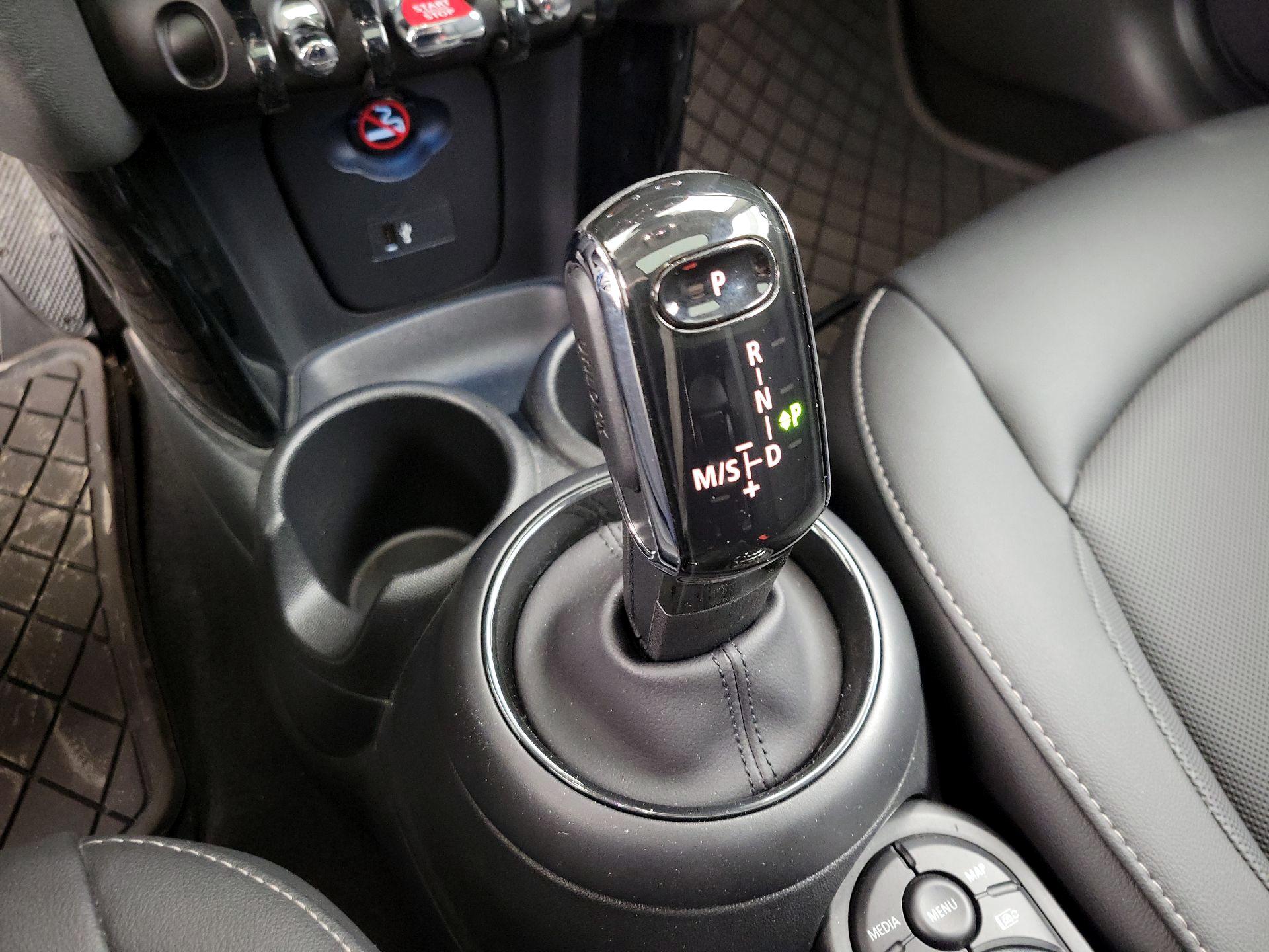 Thumbnail: 2023 MINI Cooper Hardtop - 17