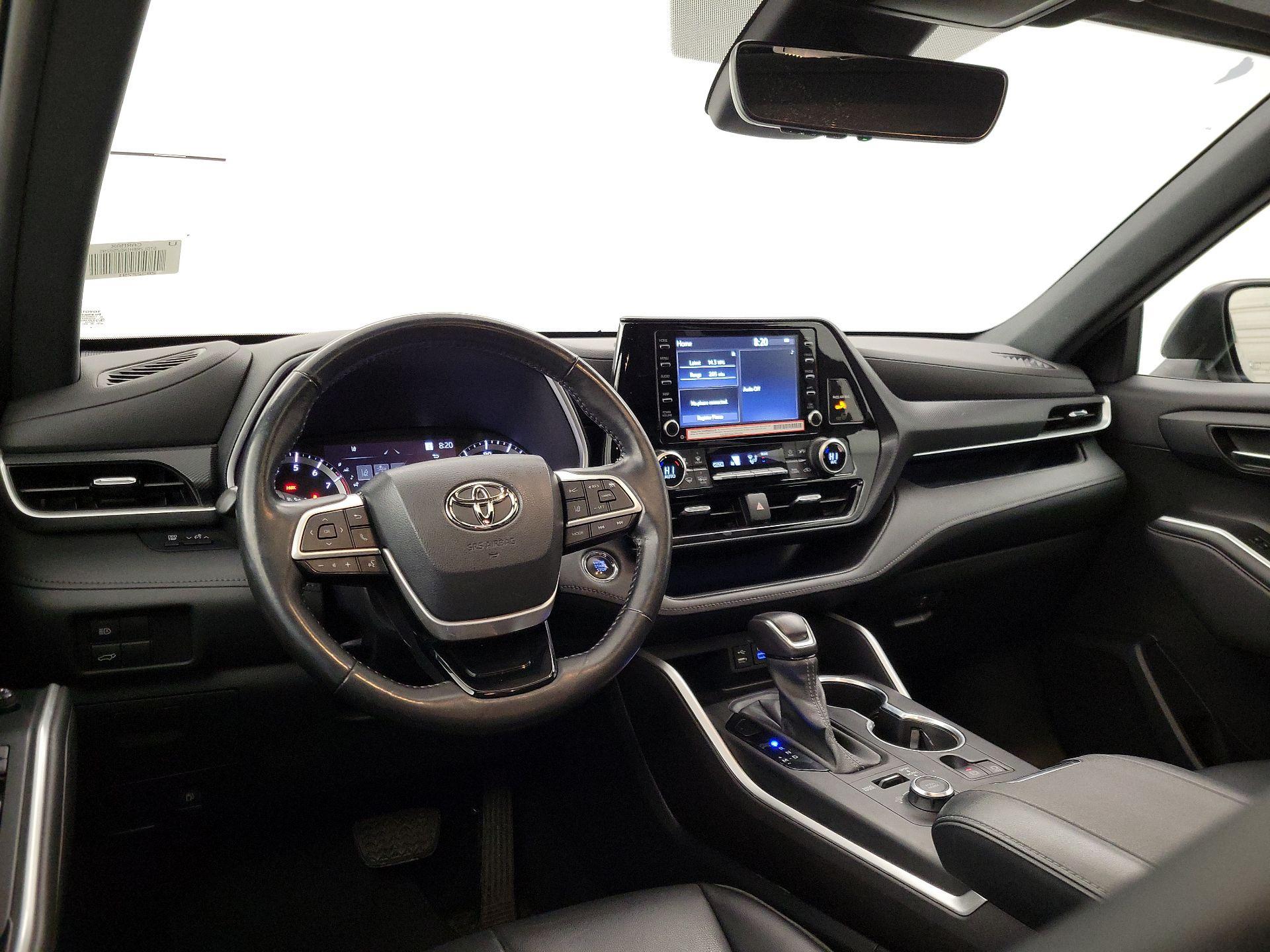 Thumbnail: 2022 Toyota Highlander - 9