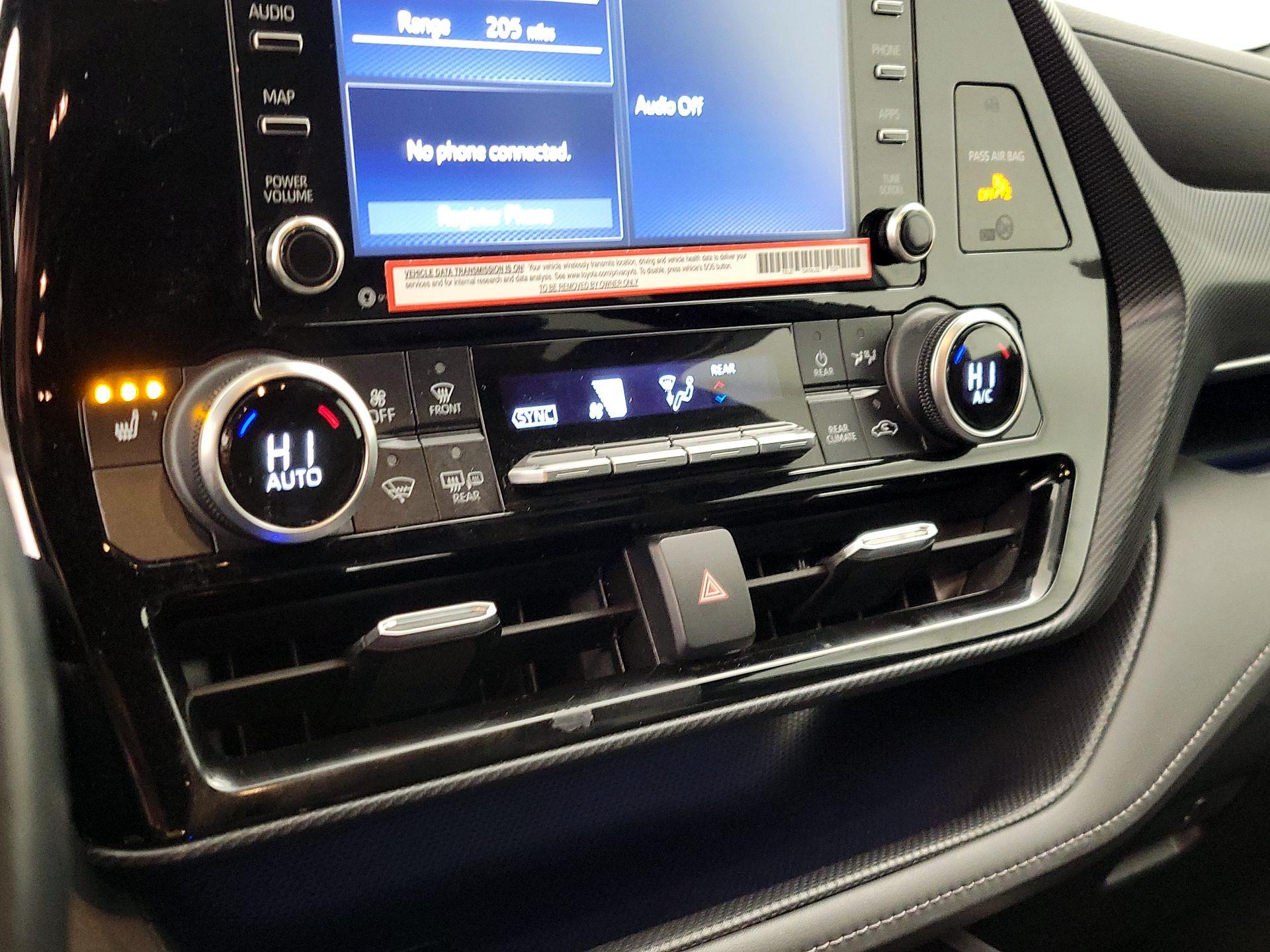 Thumbnail: 2022 Toyota Highlander - 16