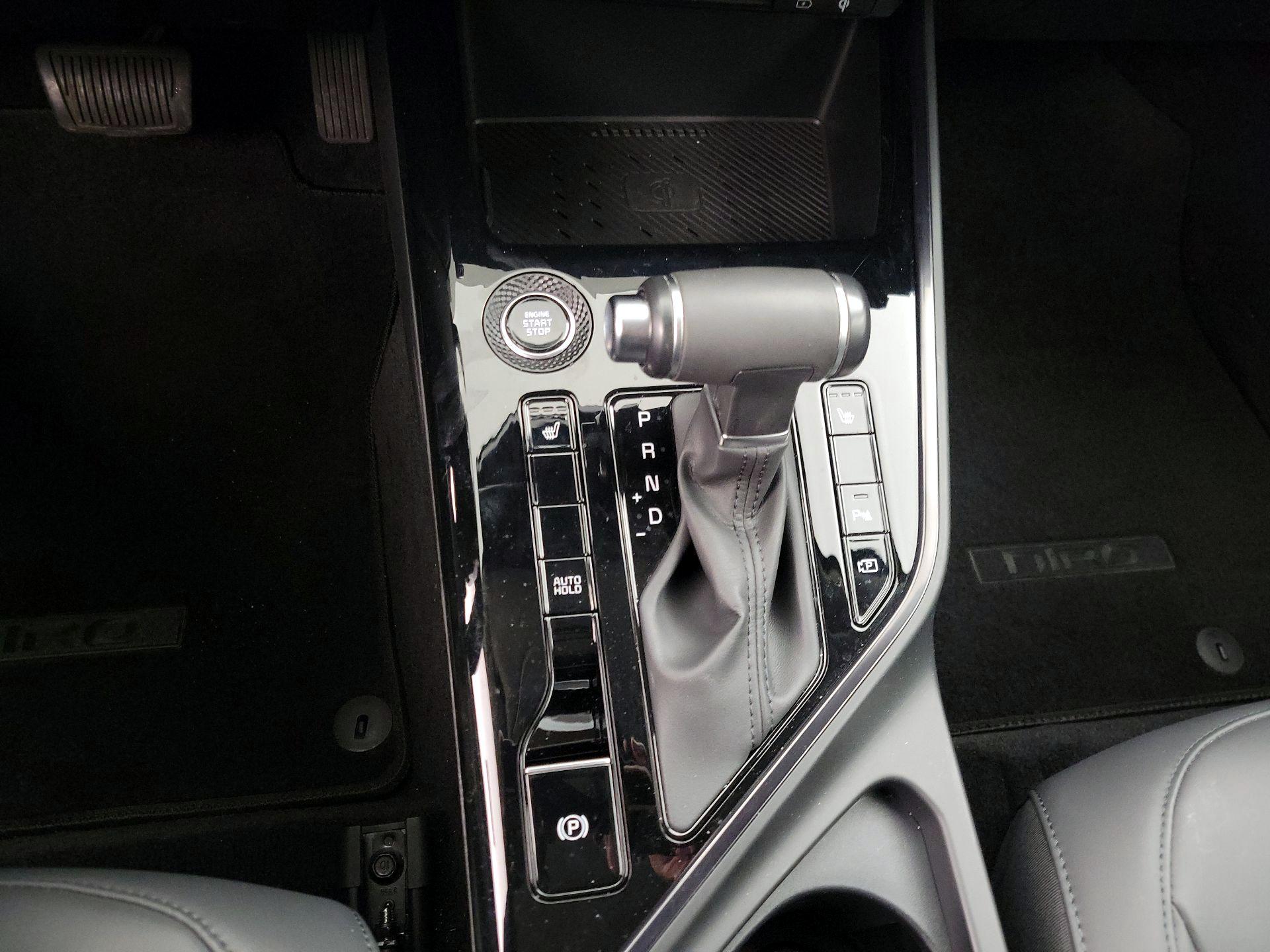 Thumbnail: 2023 Kia Niro - 17