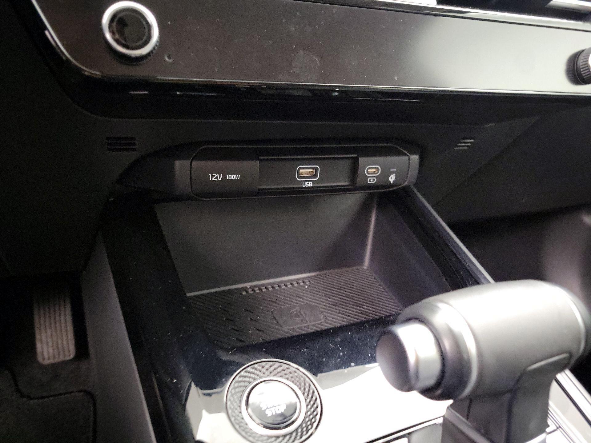 Thumbnail: 2023 Kia Niro - 18