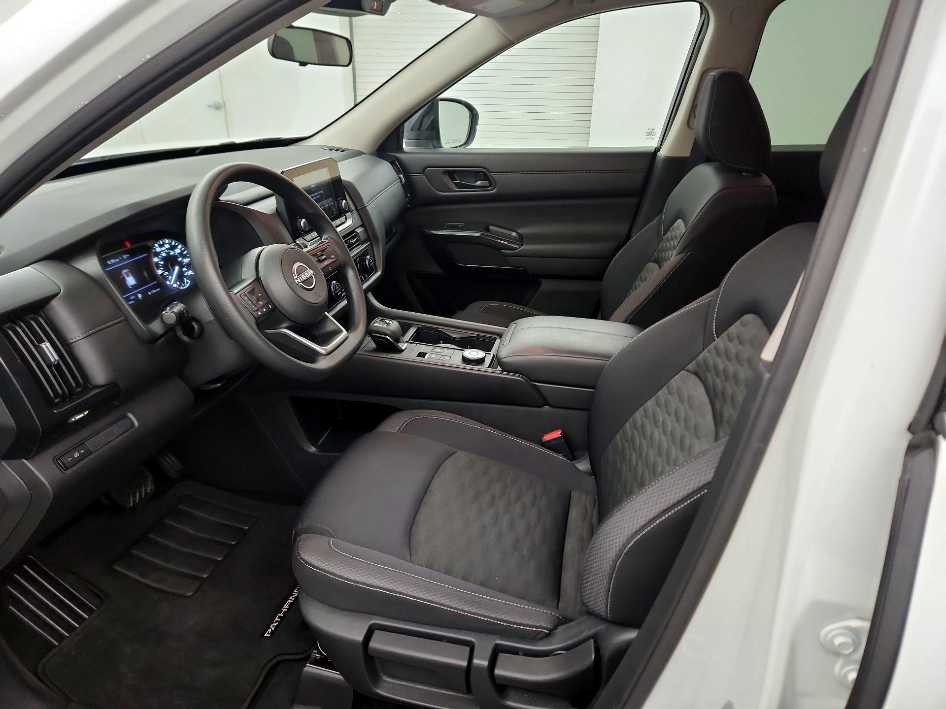 Thumbnail: 2024 Nissan Pathfinder - 9