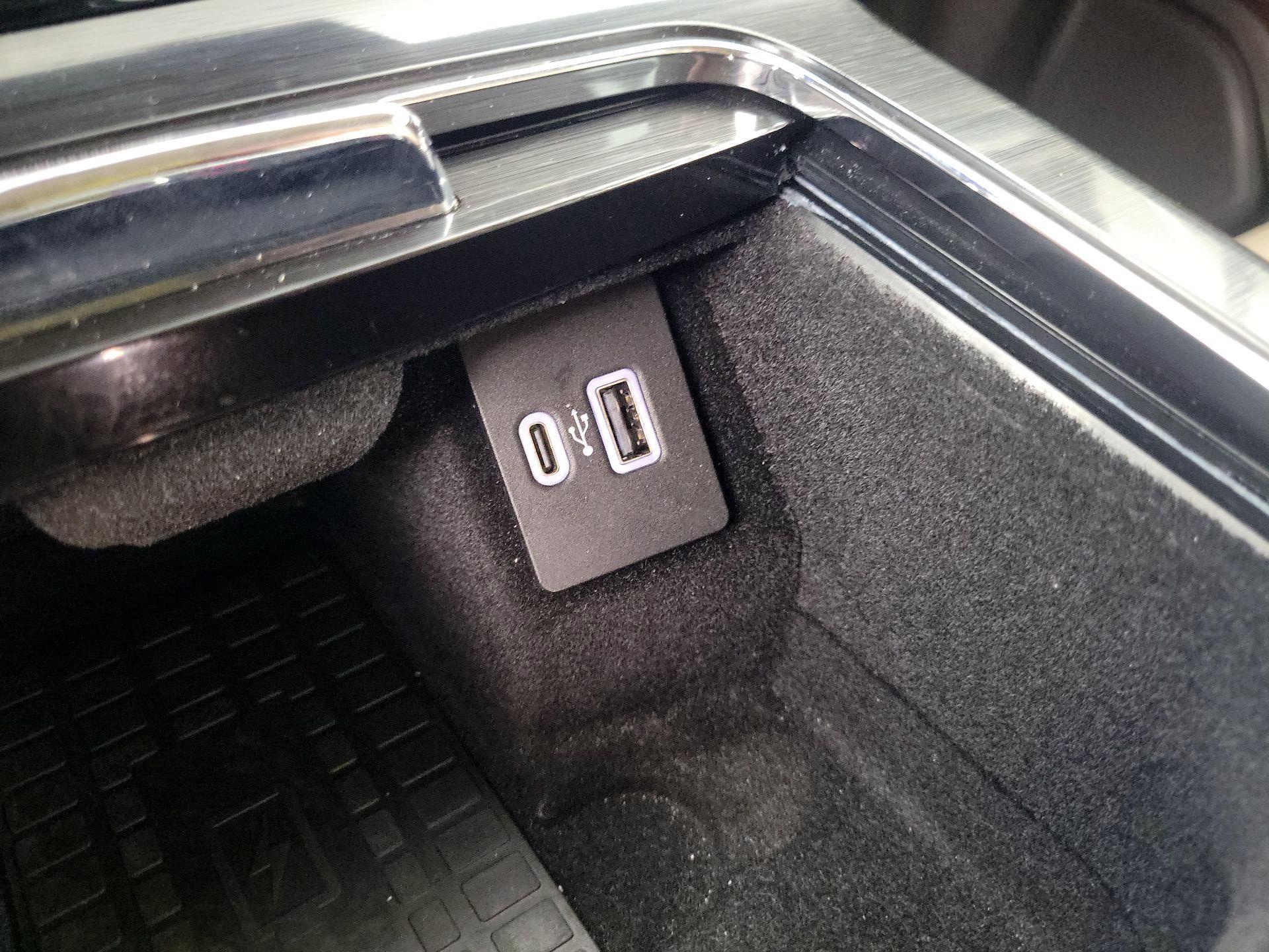 Thumbnail: 2022 Lincoln Nautilus - 17