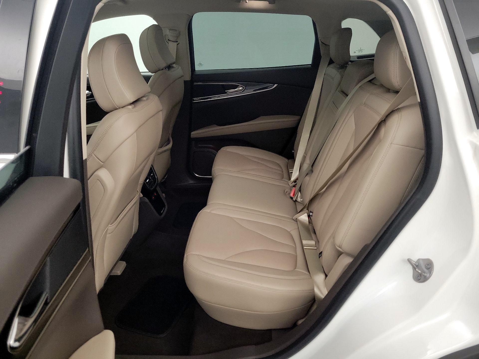 Thumbnail: 2022 Lincoln Nautilus - 19