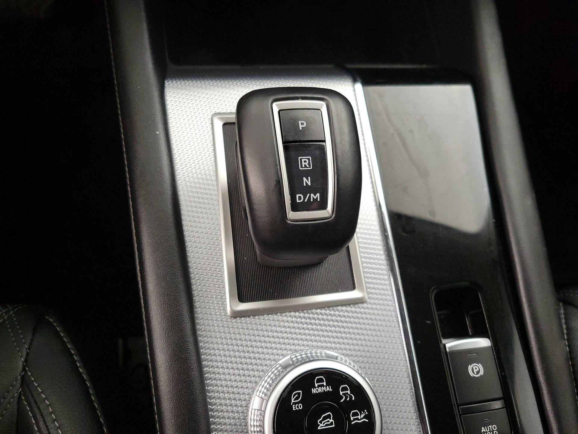 Thumbnail: 2023 Mitsubishi Outlander - 17