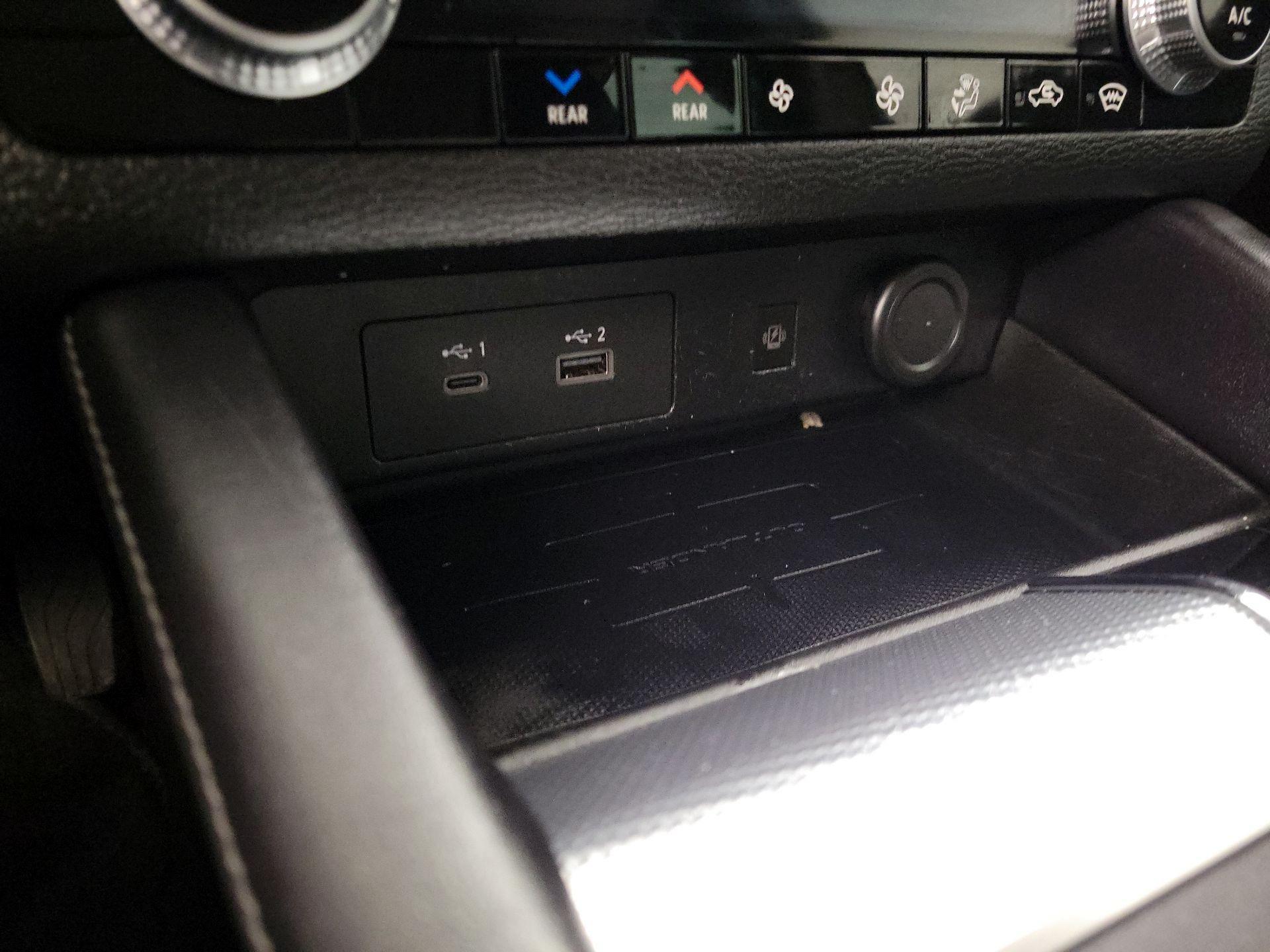 Thumbnail: 2023 Mitsubishi Outlander - 18