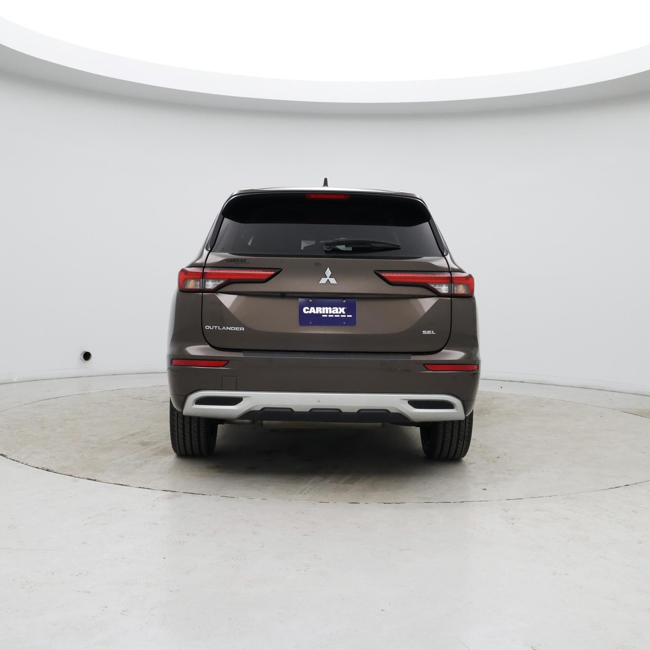 Thumbnail: 2023 Mitsubishi Outlander - 6