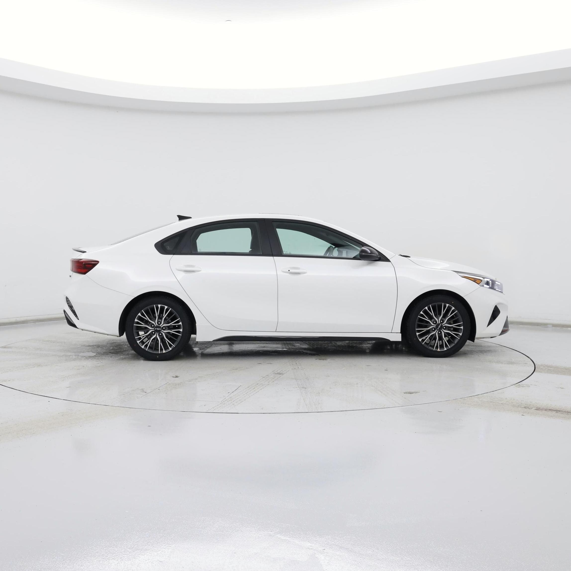 Thumbnail: 2023 Kia Forte - 7