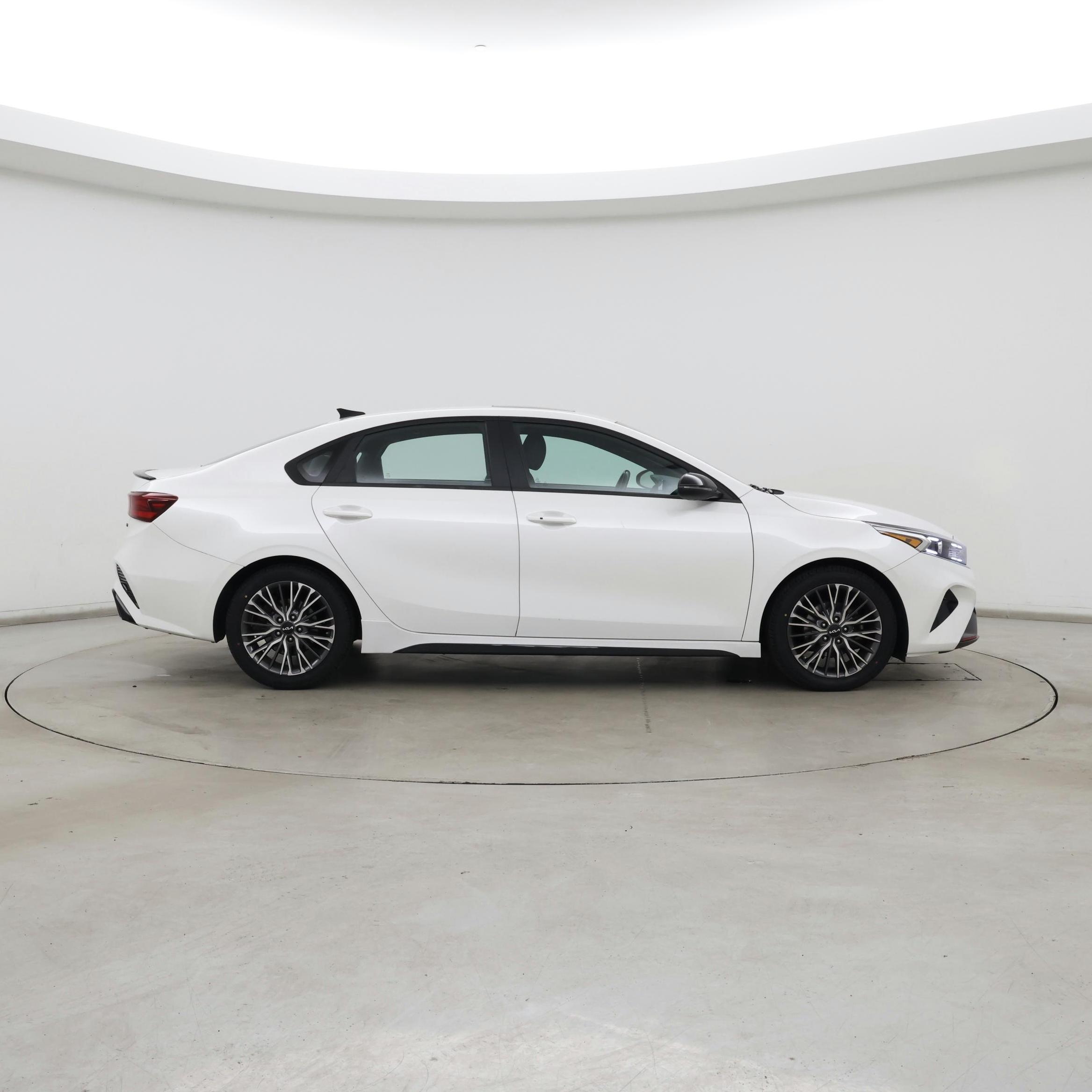 Thumbnail: 2023 Kia Forte - 7