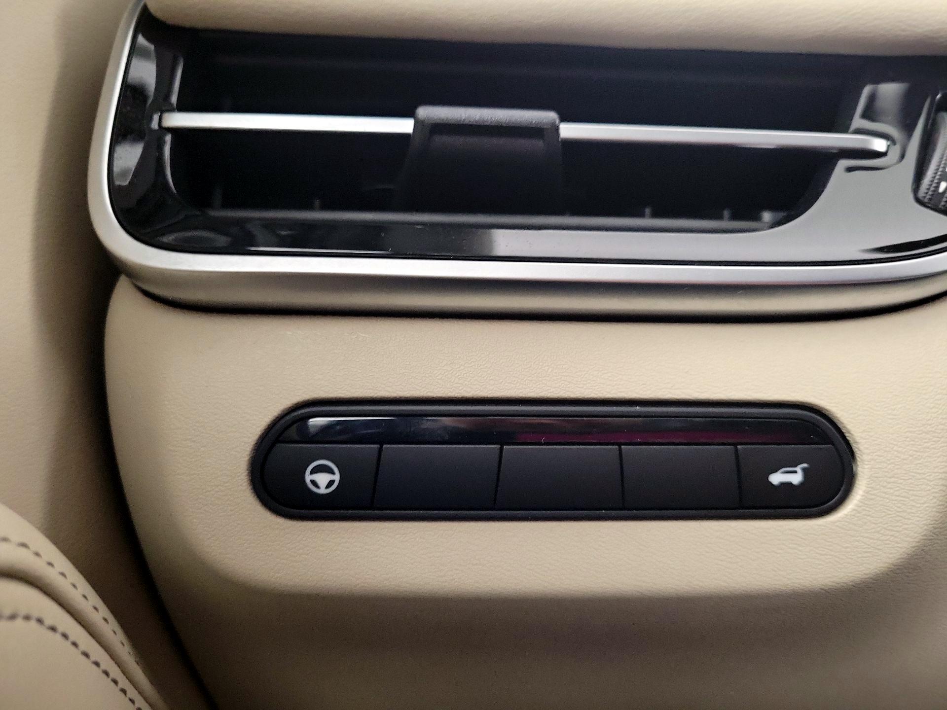 Thumbnail: 2023 INFINITI QX60 - 11