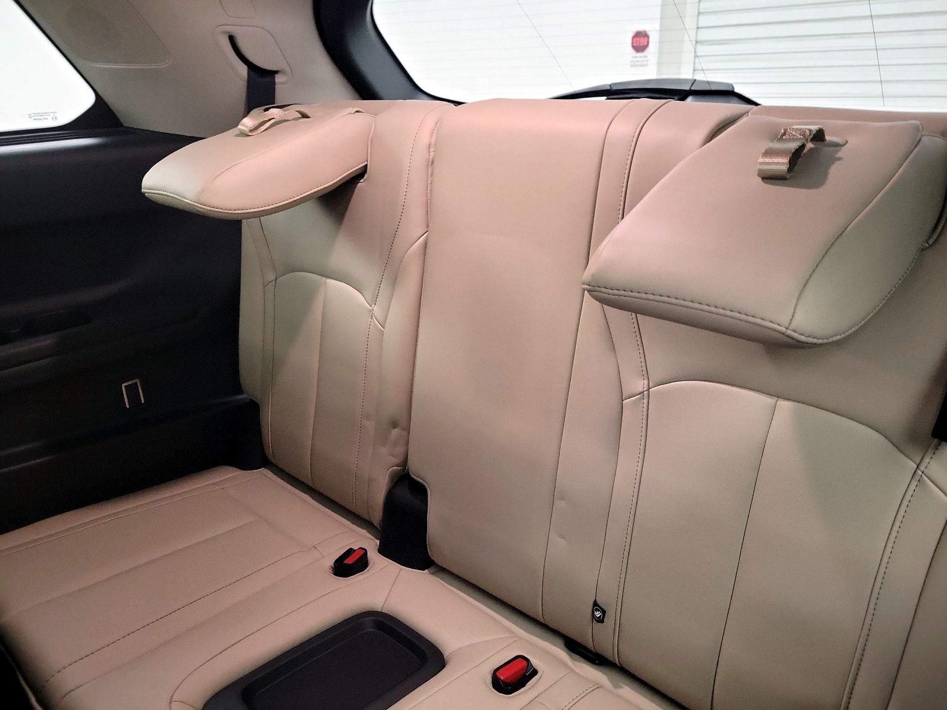 Thumbnail: 2023 INFINITI QX60 - 19