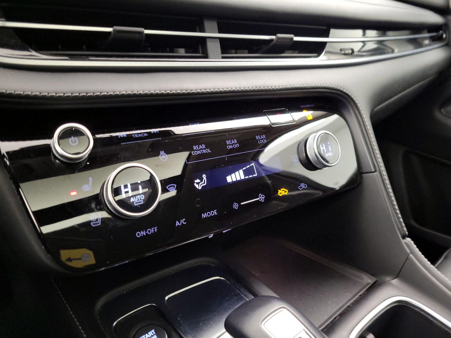 Thumbnail: 2023 INFINITI QX60 - 16