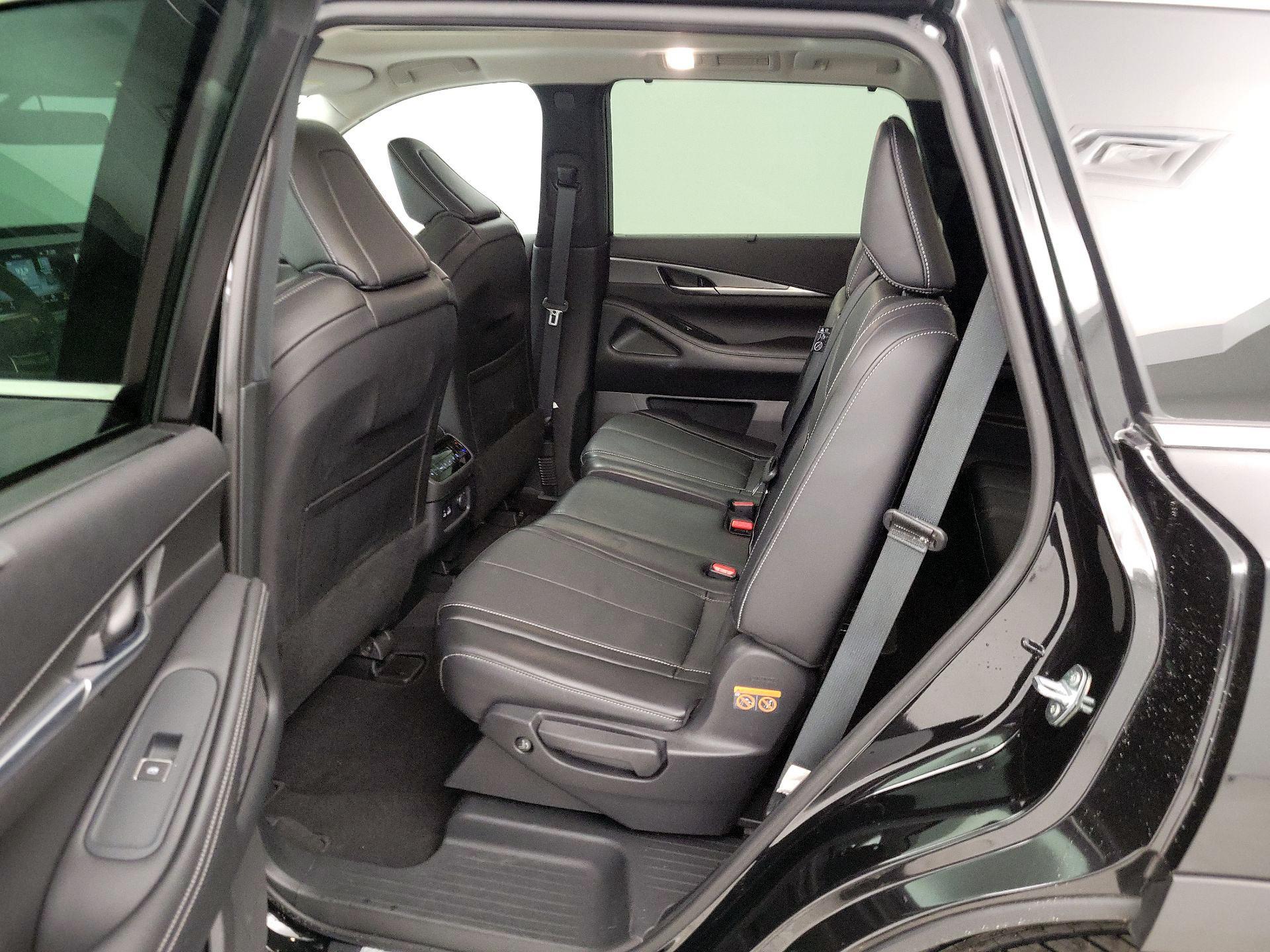 Thumbnail: 2023 INFINITI QX60 - 20