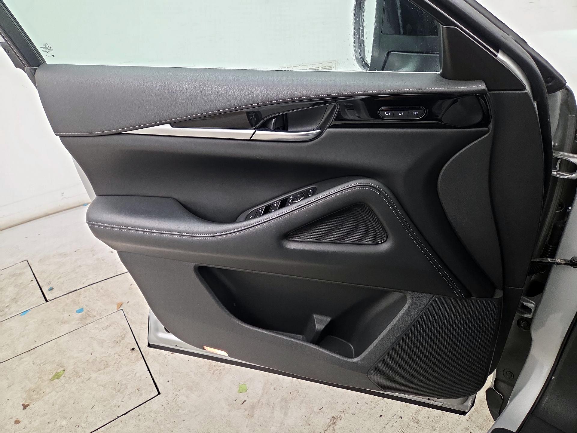 Thumbnail: 2023 INFINITI QX60 - 12