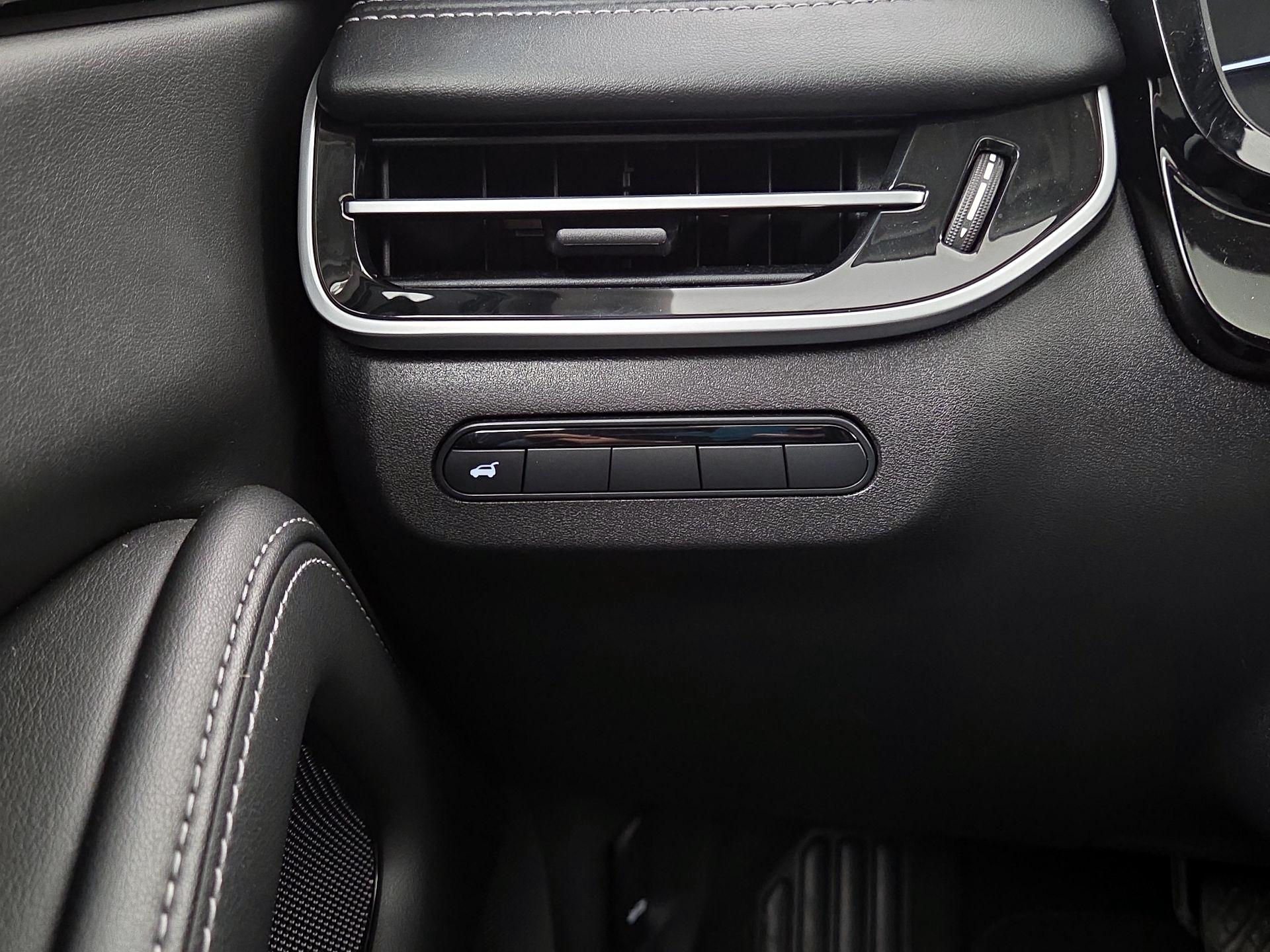 Thumbnail: 2023 INFINITI QX60 - 13