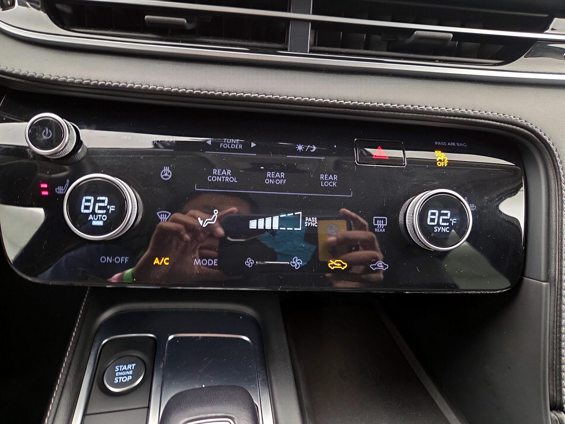 Thumbnail: 2023 INFINITI QX60 - 16