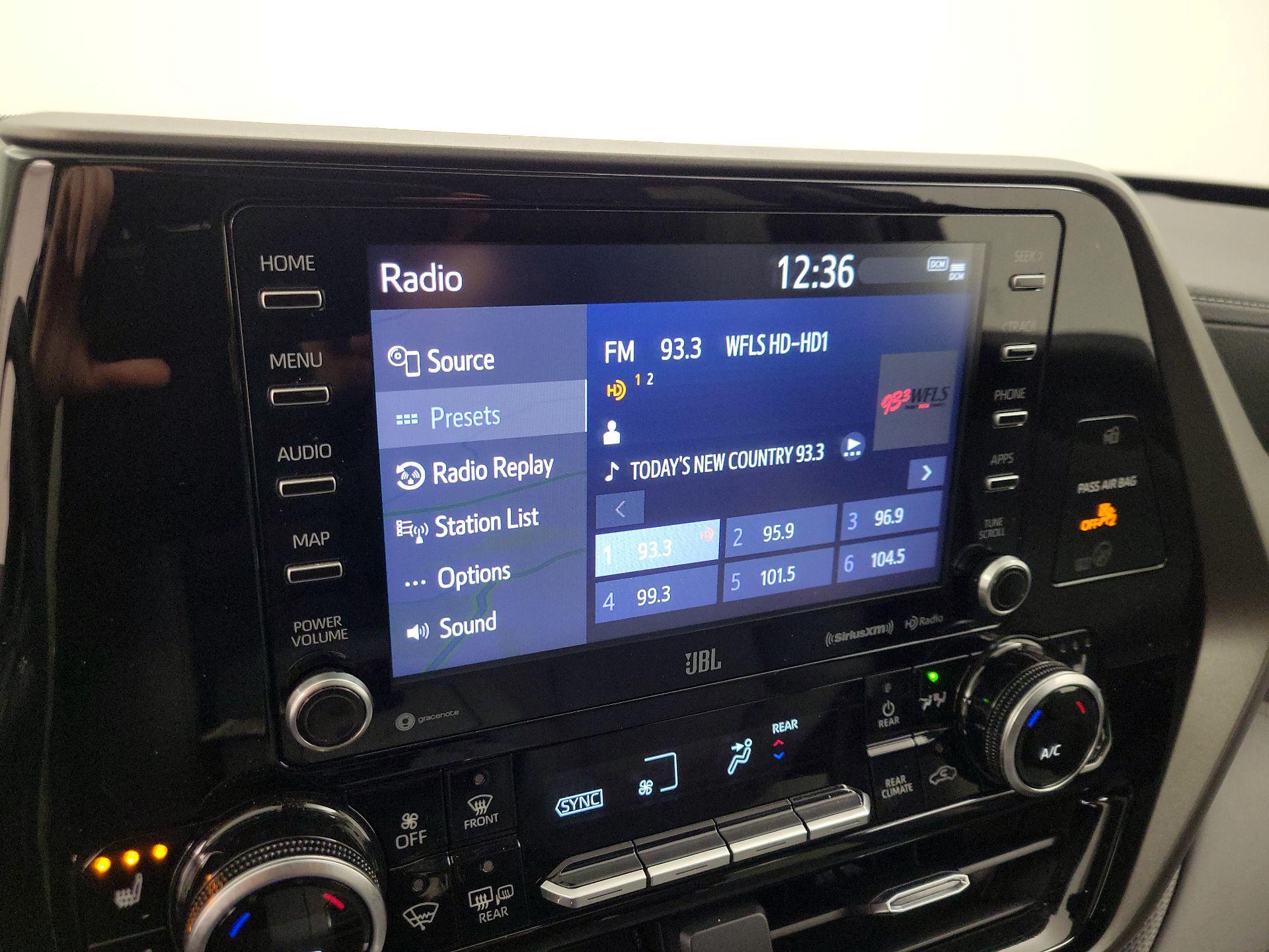 Thumbnail: 2021 Toyota Highlander - 16