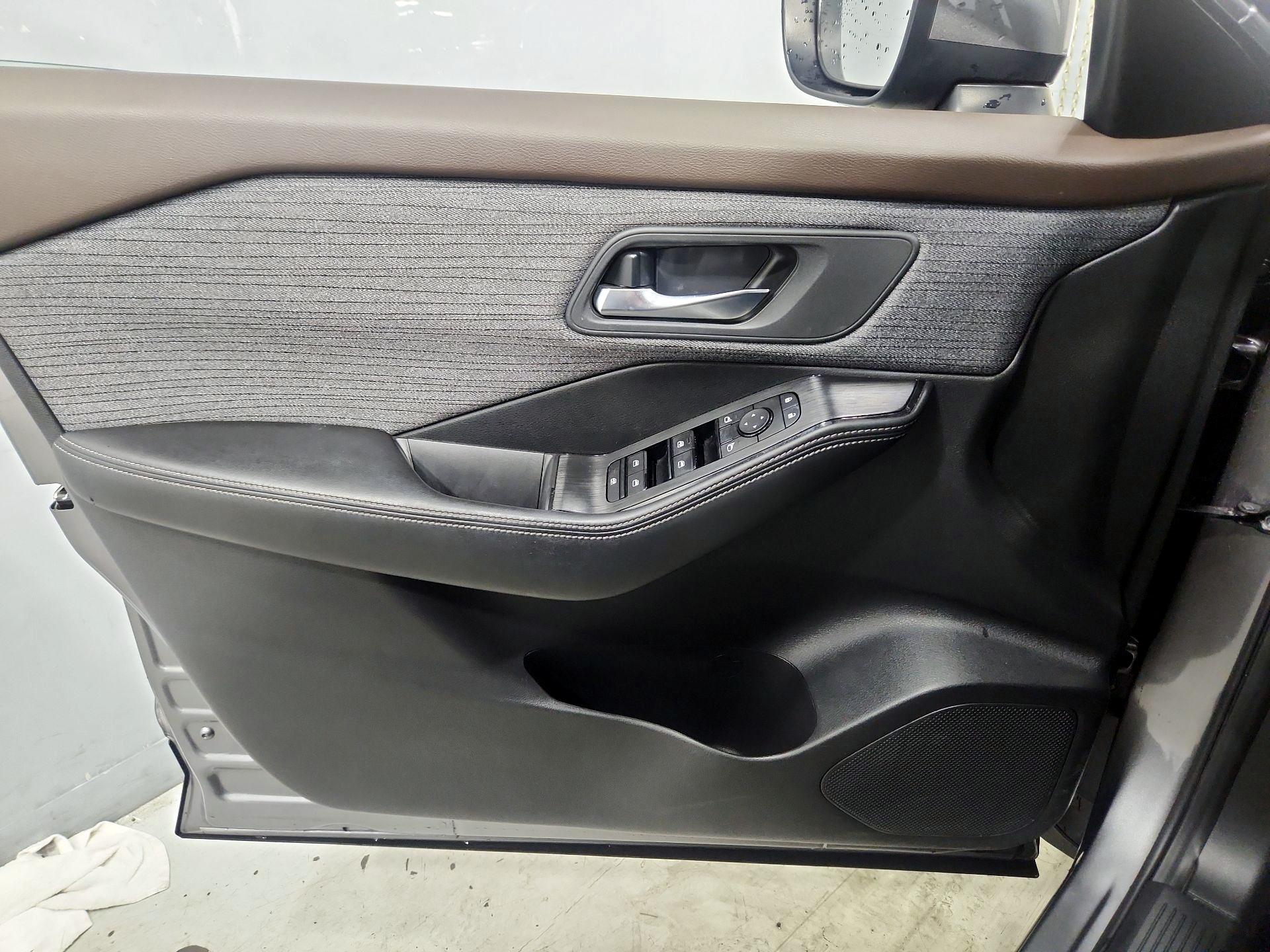 Thumbnail: 2023 Nissan Rogue - 12