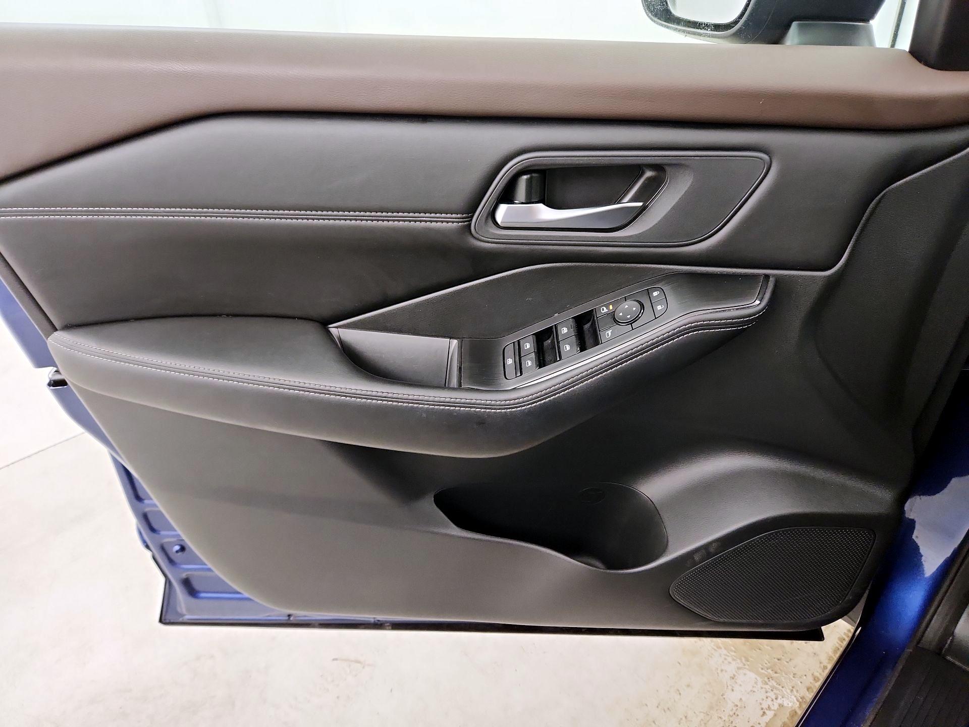 Thumbnail: 2023 Nissan Rogue - 12