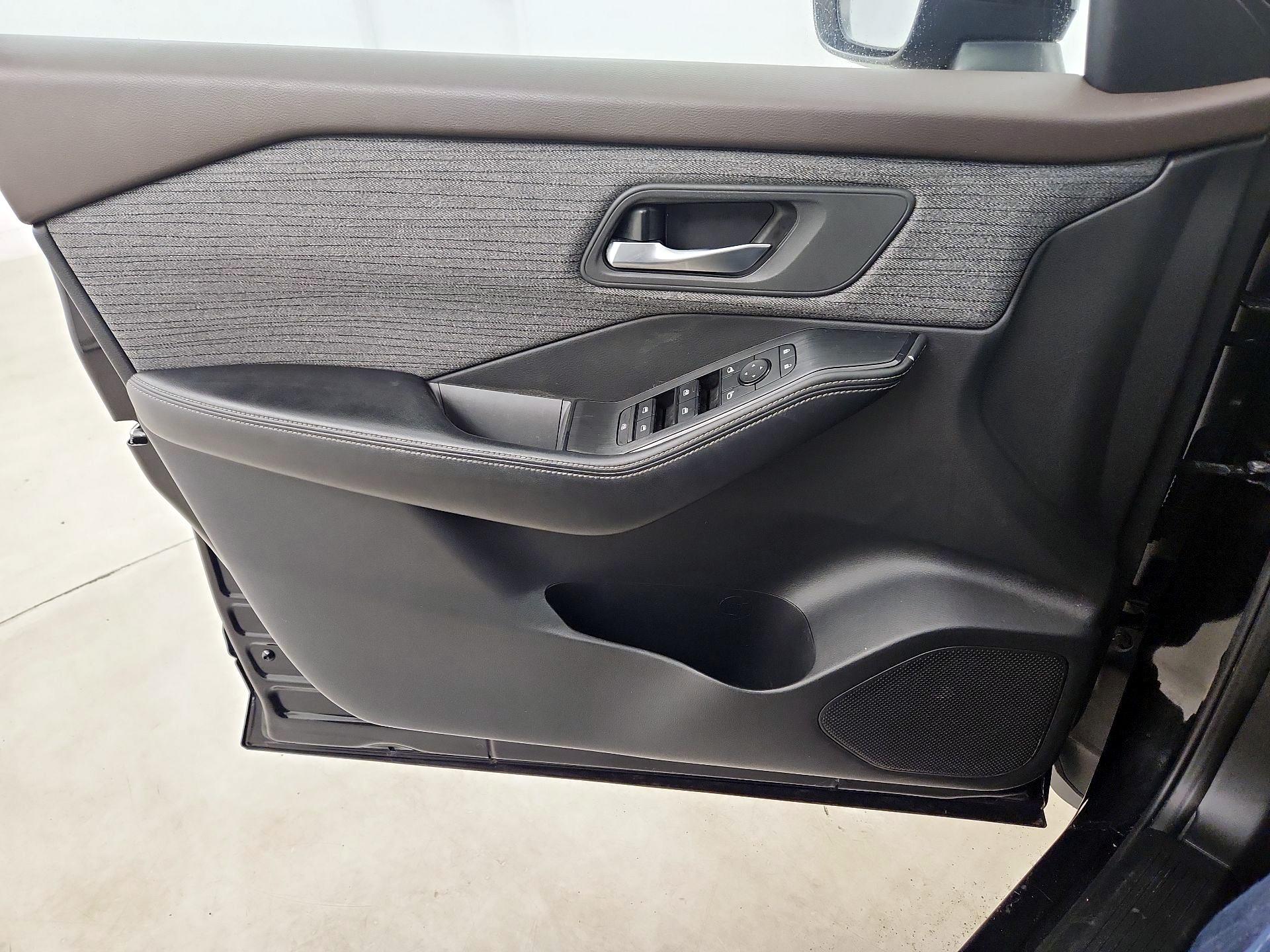 Thumbnail: 2021 Nissan Rogue - 12