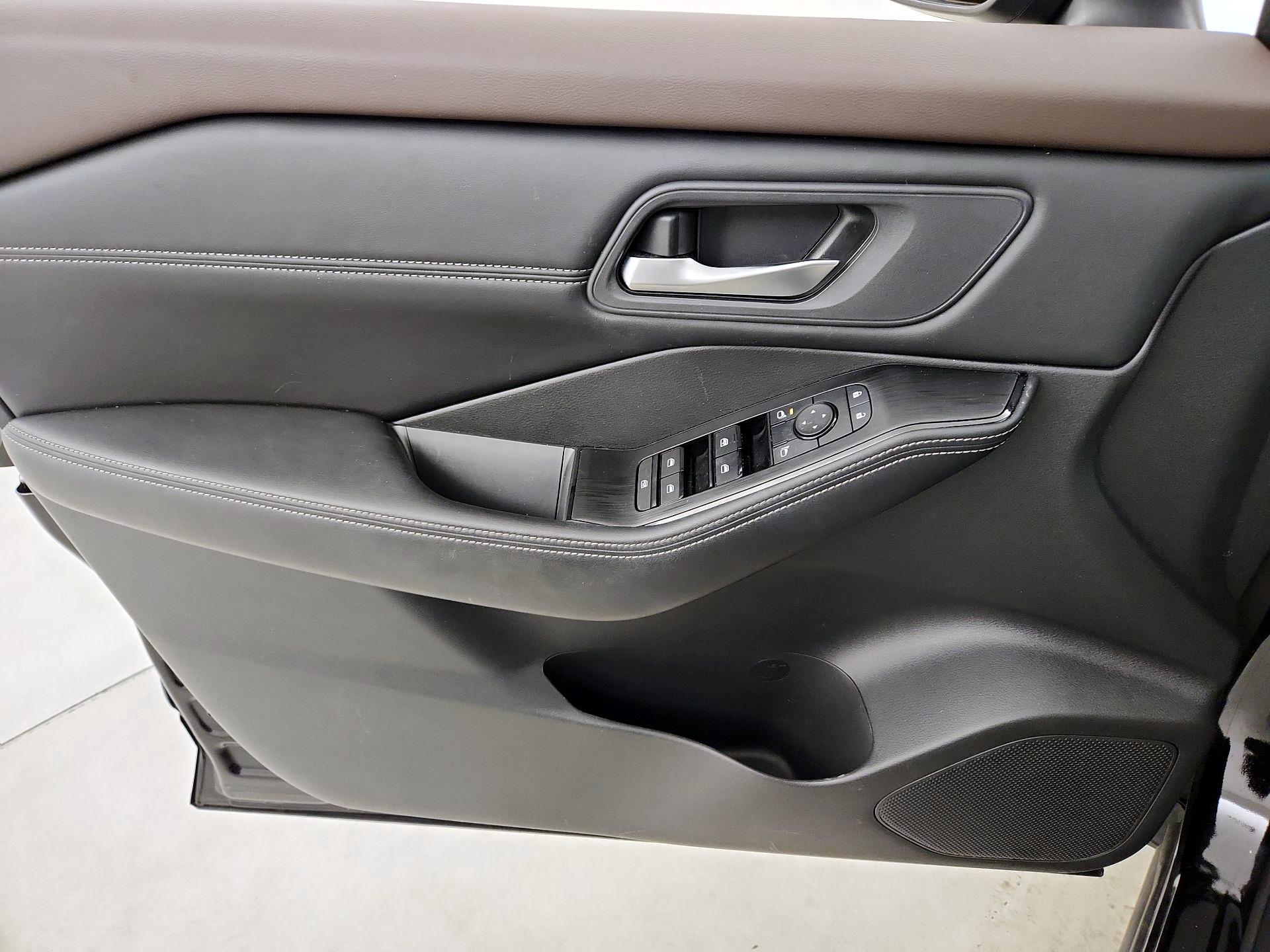 Thumbnail: 2022 Nissan Rogue - 12