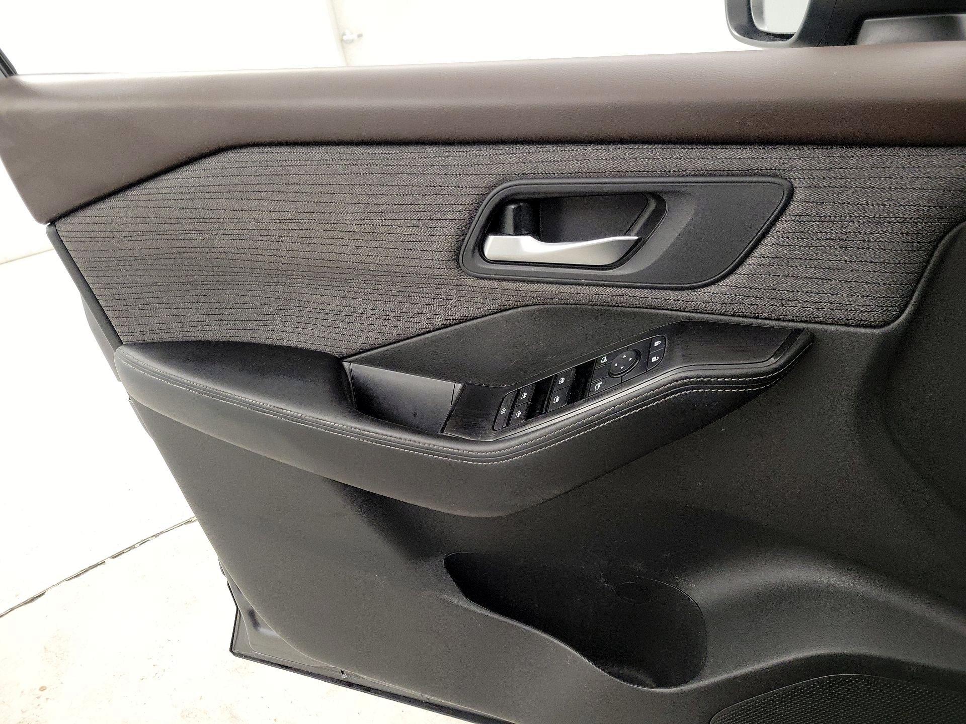 Thumbnail: 2022 Nissan Rogue - 12