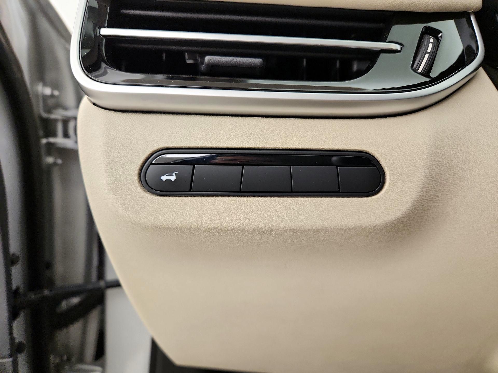 Thumbnail: 2023 INFINITI QX60 - 13