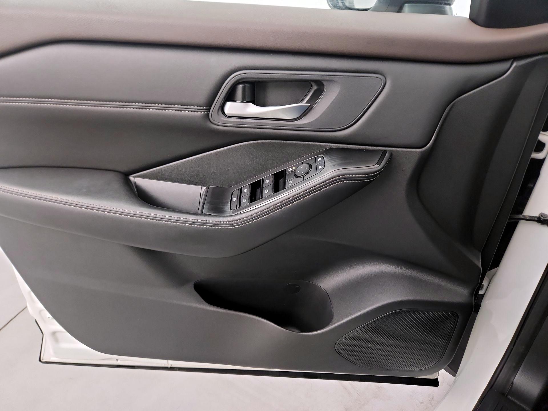 Thumbnail: 2023 Nissan Rogue - 10