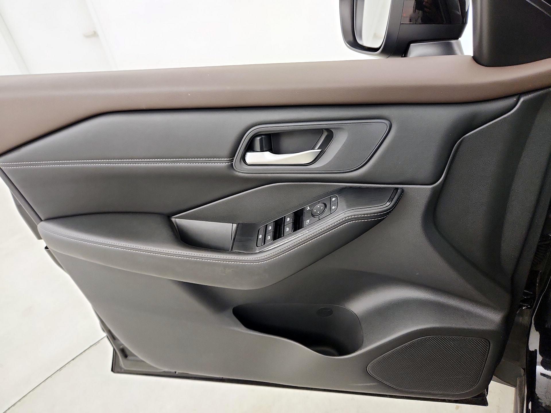 Thumbnail: 2023 Nissan Rogue - 12