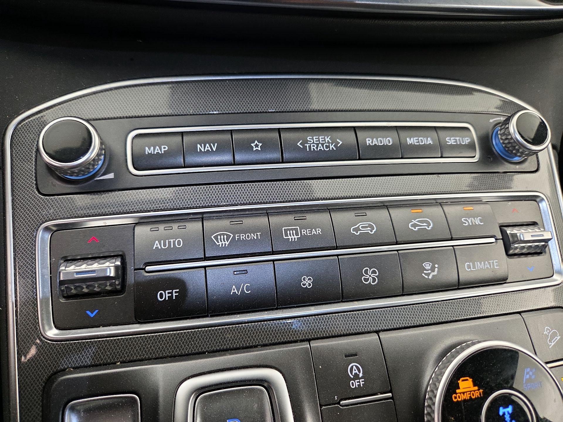 Thumbnail: 2023 Hyundai Santa Fe - 17