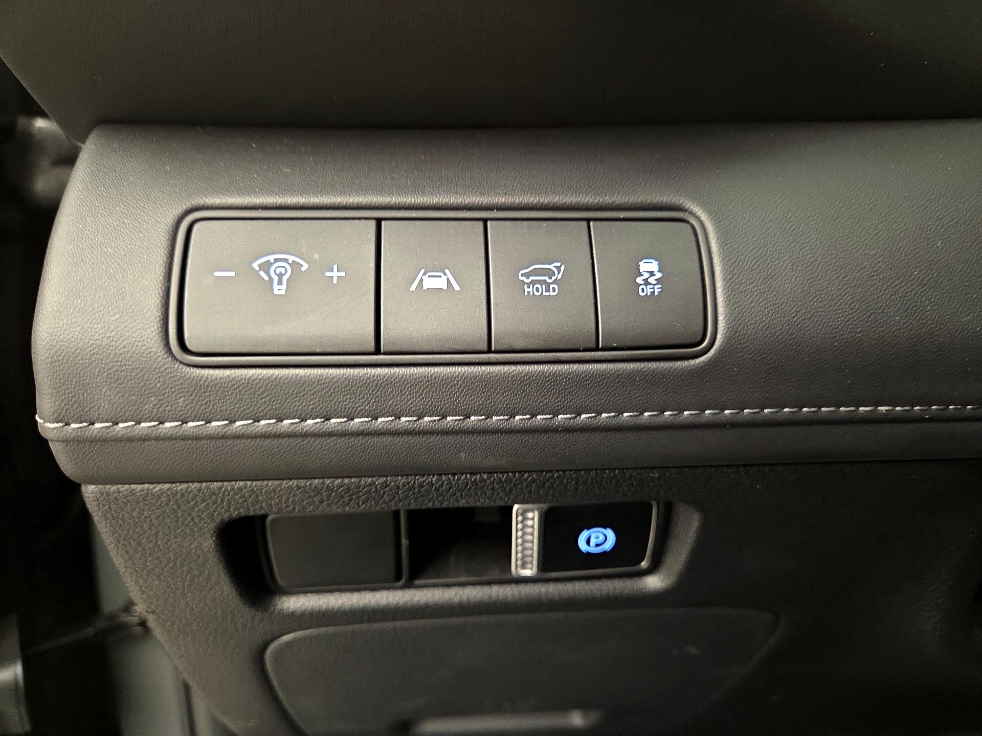 Thumbnail: 2023 Hyundai Santa Fe - 13