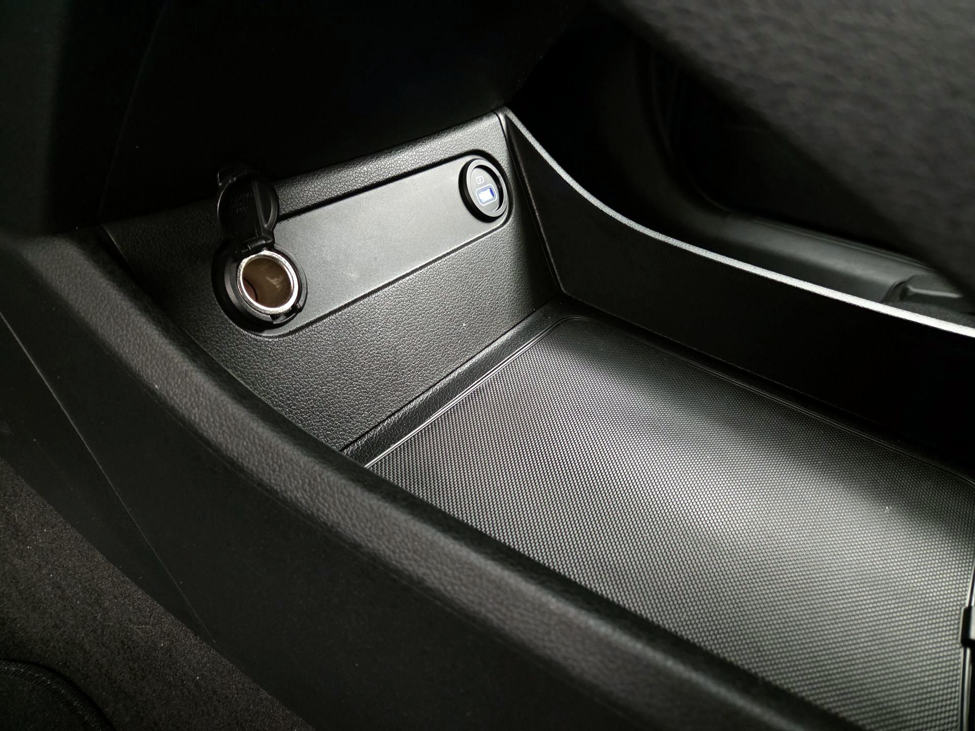 Thumbnail: 2023 Hyundai Santa Fe - 18