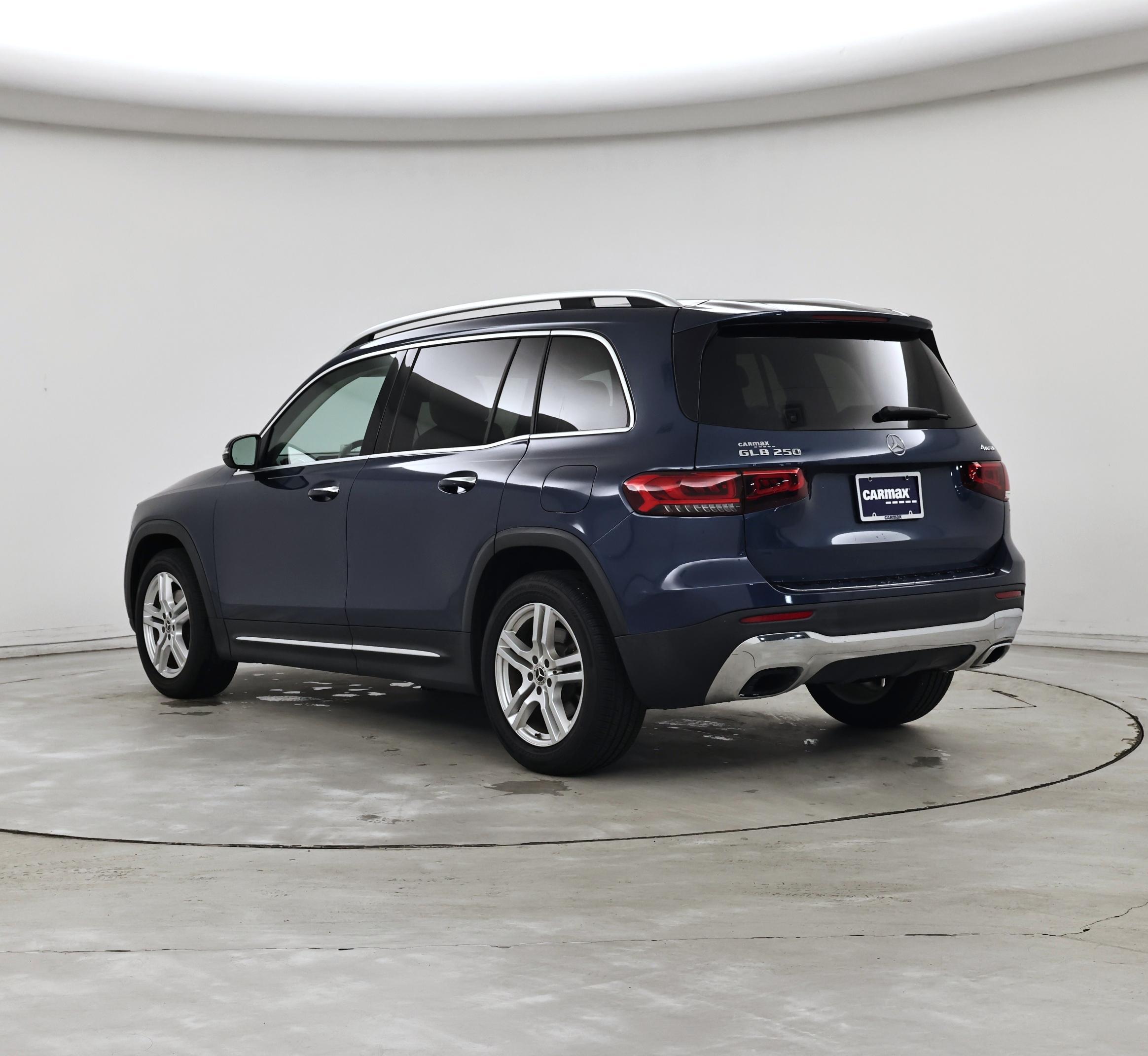 Thumbnail: 2021 Mercedes-Benz GLB - 2