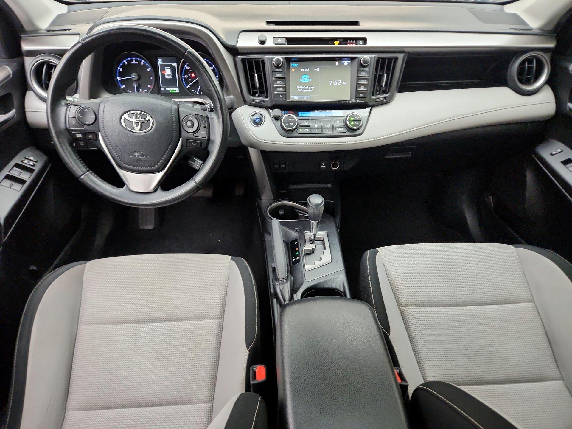 Thumbnail: 2017 Toyota RAV4 - 9