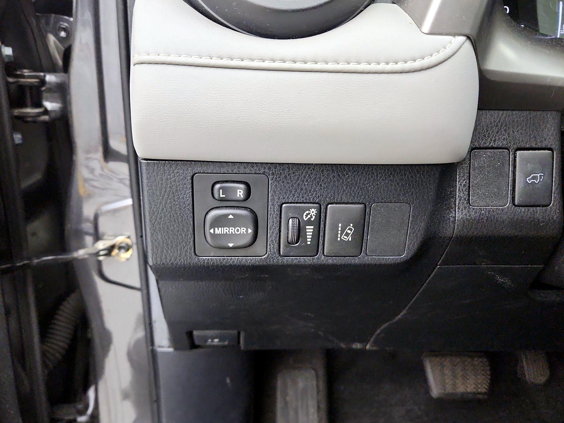 Thumbnail: 2017 Toyota RAV4 - 13